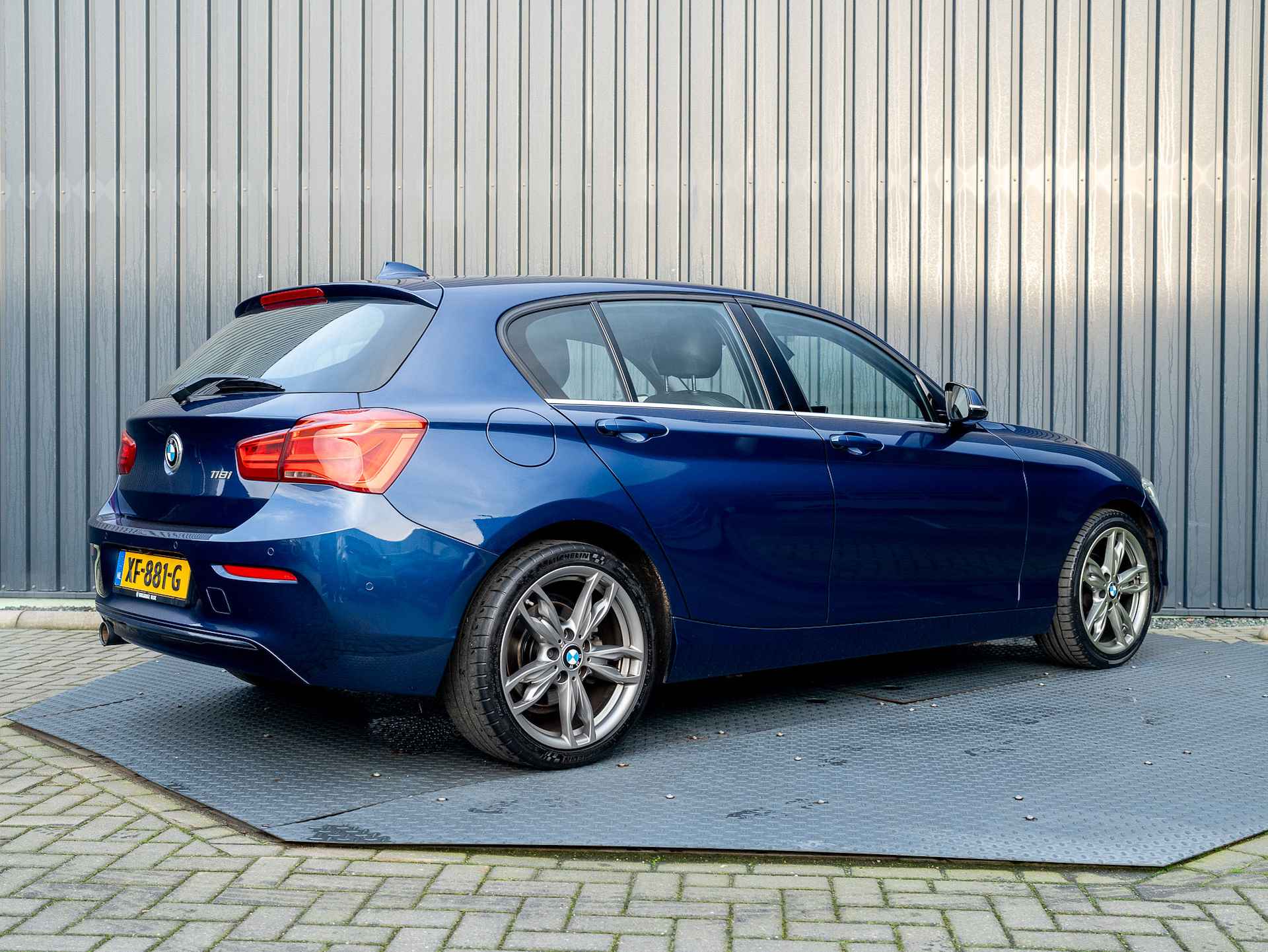 BMW 1-serie 118i High Executive | Leder | Camera | Parkeersensoren V&A | Stoelverwarming | Prijs Rijklaar!! - 40/41