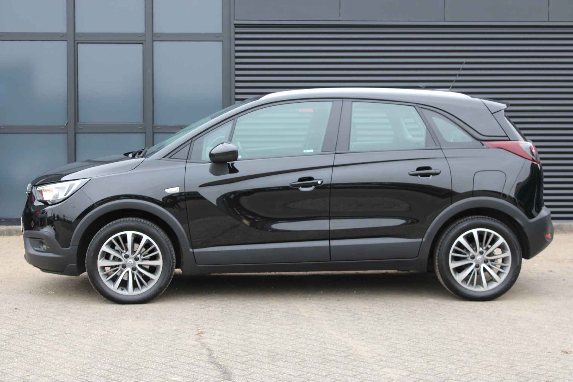 Opel Crossland X 1.2 Turbo Online Edition / Stuur- en Stoelverwarming / Navigatie via Carplay / Voorruit verwarmd / Parkeer Sensoren / 16'' LMV / '' vraag een vrijblijvende offerte aan '' - 3/29