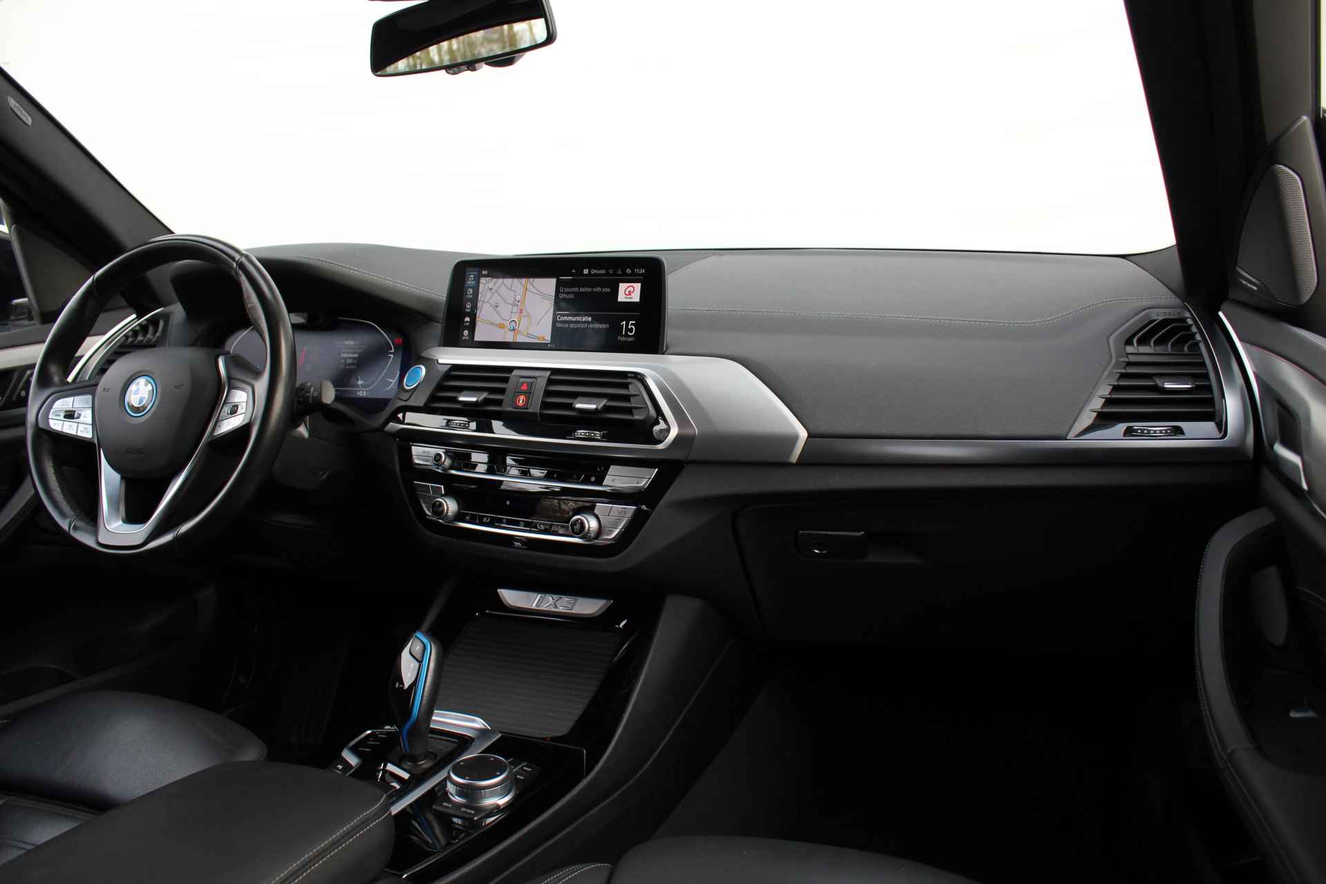 BMW iX3 High Executive 80 kWh / Trekhaak / Sportstoelen / Stoelverwarming / Adaptieve LED / Harman Kardon / Parking Assistant Plus / Head-Up / Live Cockpit Professional - 12/31