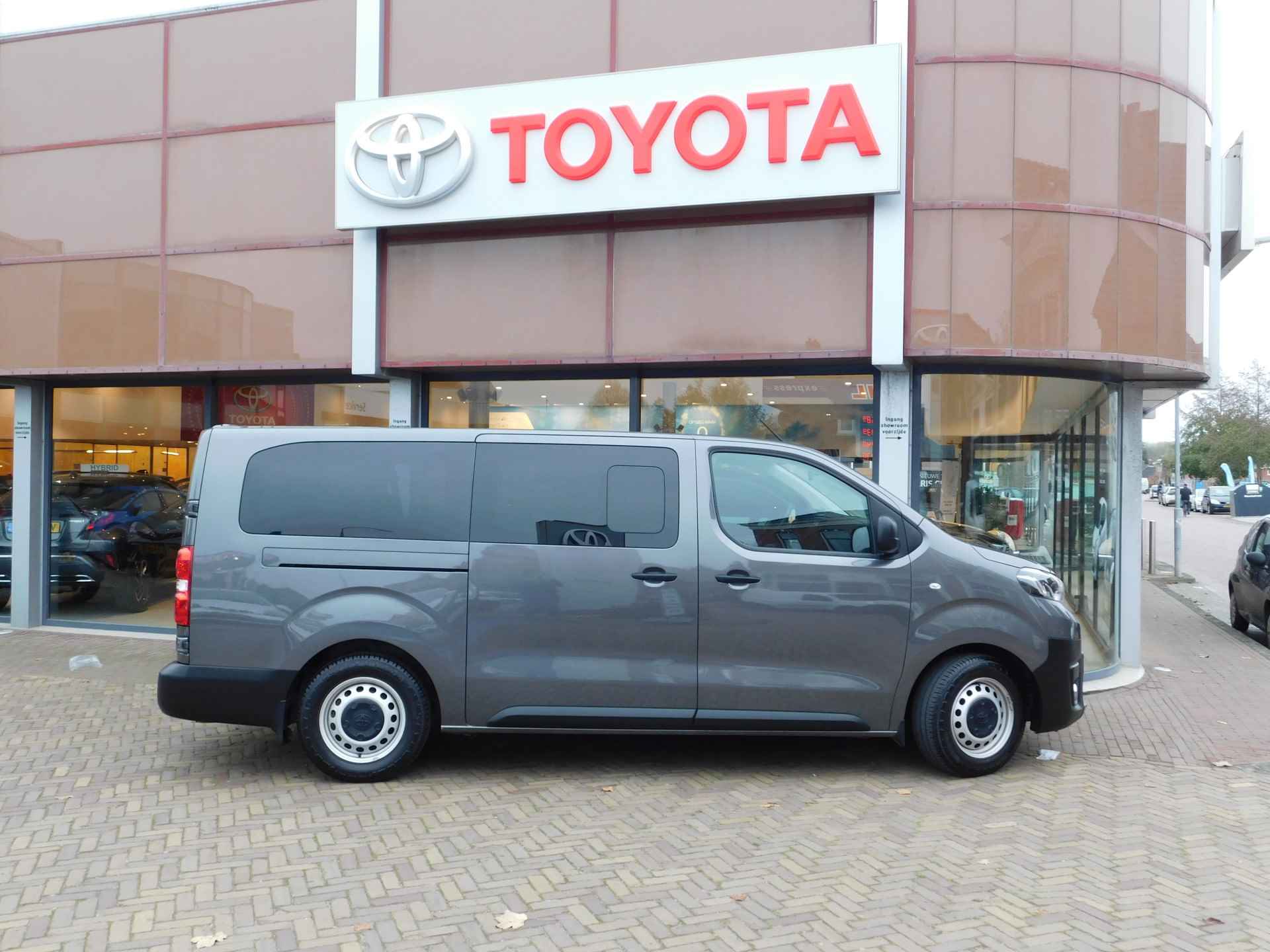 Toyota ProAce Shuttle 1.5 D-4D Cool Long - 24/36