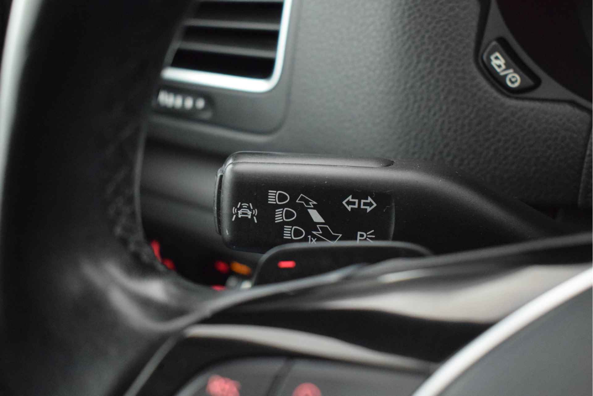 Volkswagen Sharan 1.4 TSI 150pk DSG IQ.Drive Xenon Trekhaak Camera Stoelverwarming Navigatie - 13/49