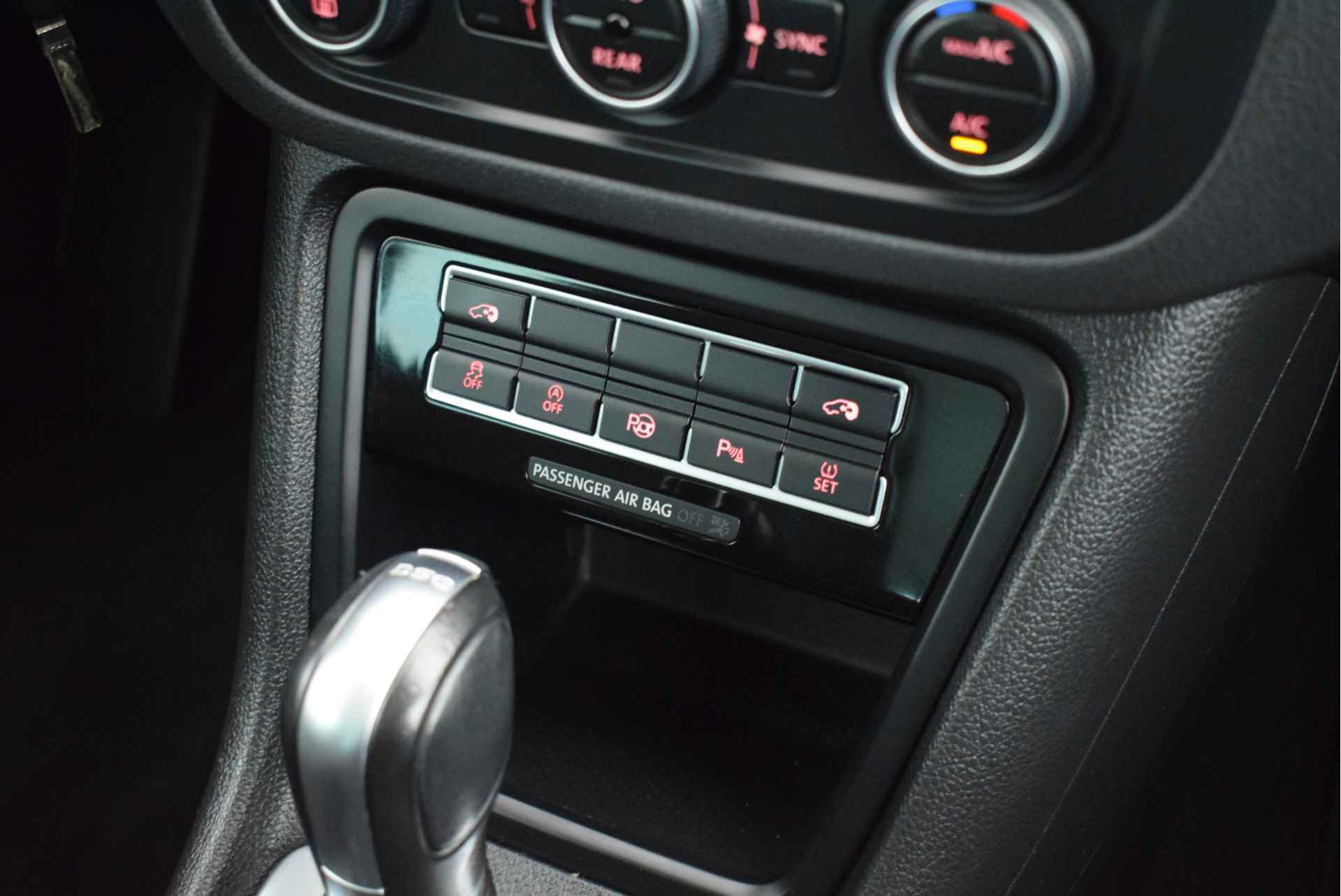 Volkswagen Sharan 1.4 TSI 150pk DSG IQ.Drive Xenon Trekhaak Camera Stoelverwarming Navigatie - 26/49