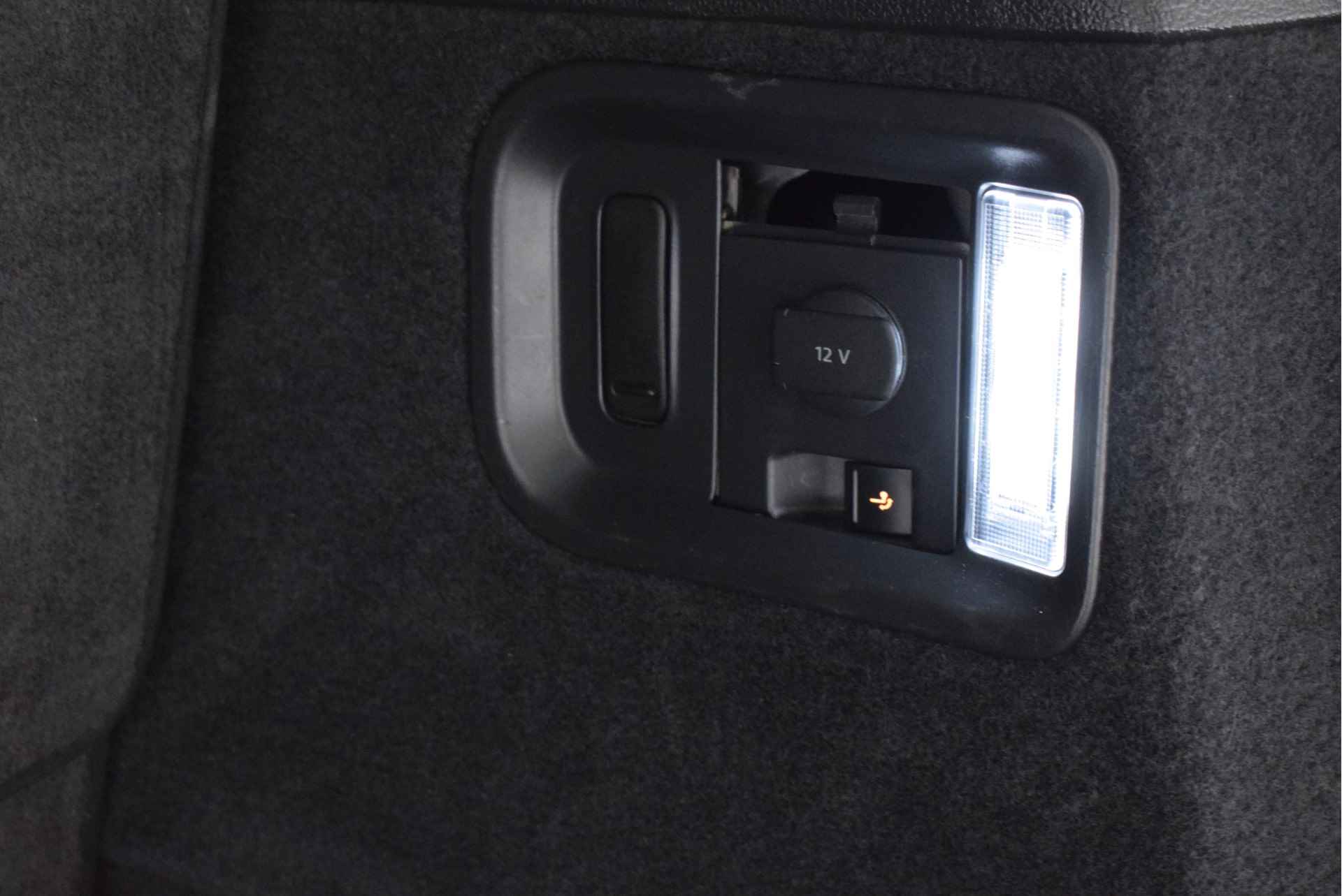 Volkswagen Sharan 1.4 TSI 150pk DSG IQ.Drive Xenon Trekhaak Camera Stoelverwarming Navigatie - 43/49
