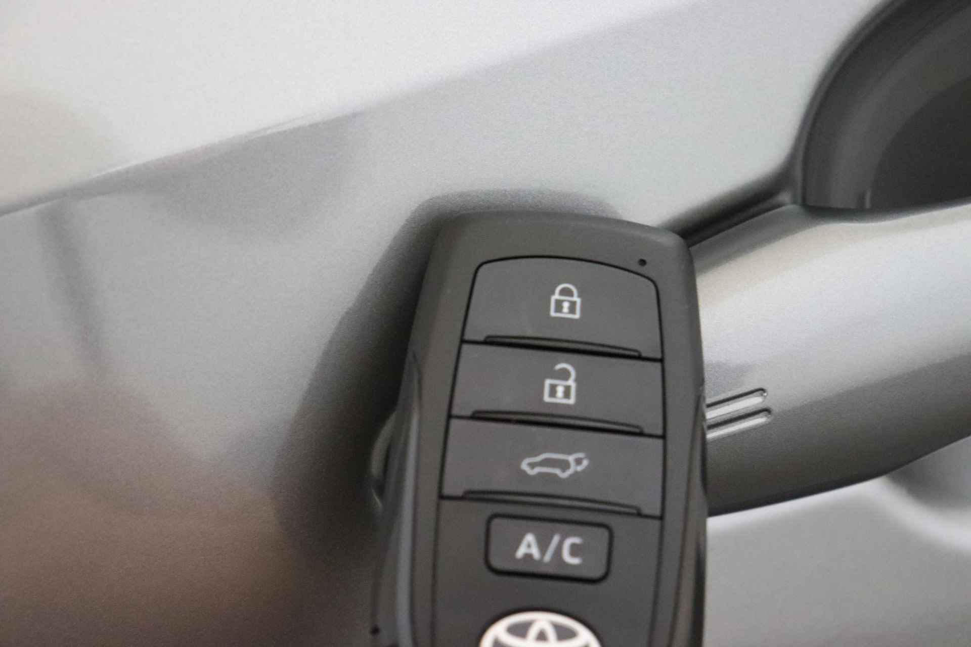 Toyota bZ4X Dynamic 71 kWh | Snel leverbaar | Apple carplay & Android auto | 18 Inch Lm velgen | - 38/41