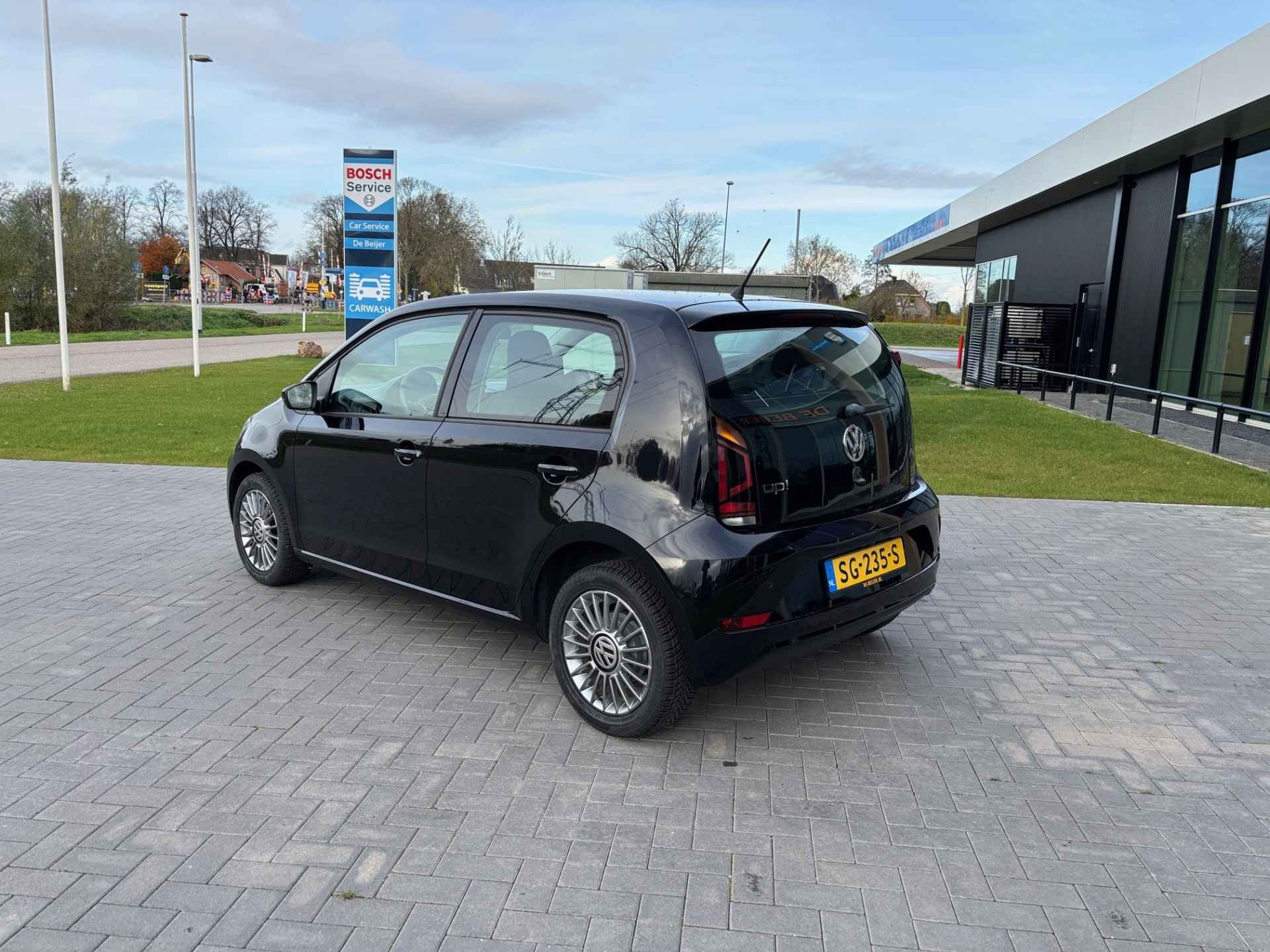 Volkswagen up! 1.0 BMT move up! Camera I Airco I Cruise - 4/41