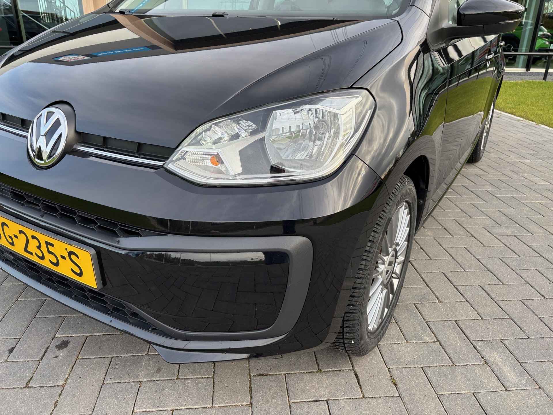 Volkswagen up! 1.0 BMT move up! Camera I Airco I Cruise - 38/41