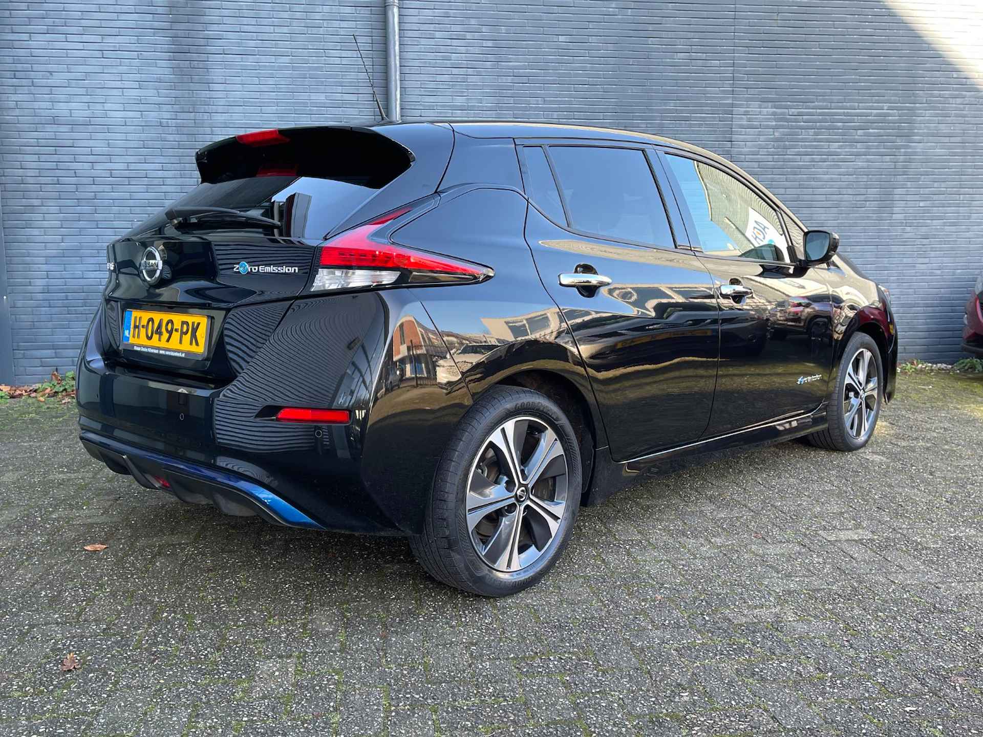 NISSAN Leaf Electric 150pk 40kWh N-Connecta | Elektrische range tot 270 km | BTW |  Navi & Carplay | Adaptieve Cruisecontrol | Blindspot | Stoelverwarming V&A | - 2/36