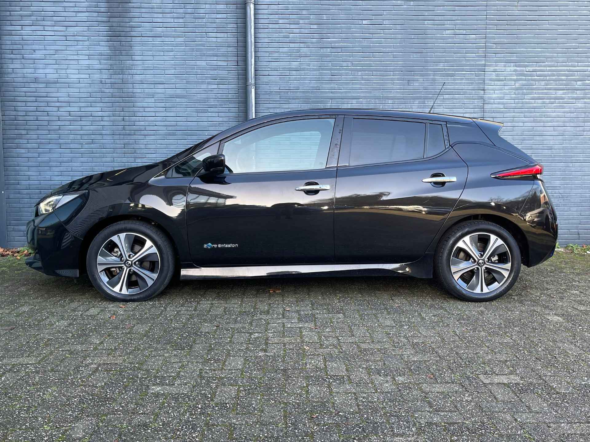 NISSAN Leaf Electric 150pk 40kWh N-Connecta | Elektrische range tot 270 km | BTW |  Navi & Carplay | Adaptieve Cruisecontrol | Blindspot | Stoelverwarming V&A | - 13/36