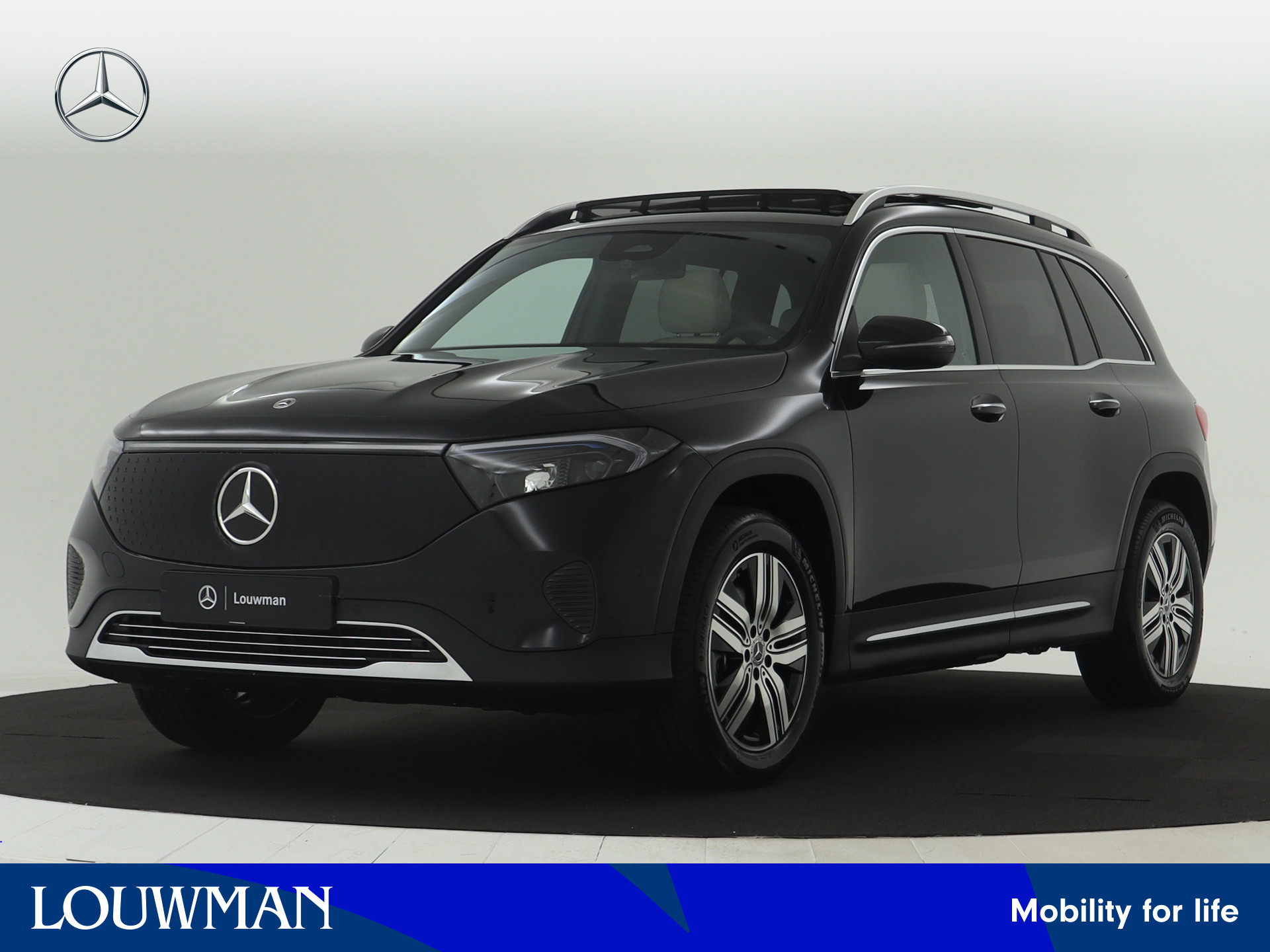 Mercedes-Benz EQB 250+ Luxury Line 7p. 71 kWh | Dodehoekassistent | Parkeerpakket met achteruitrijcamera | KEYLESS-GO comfort pakket | Winter pakket | GUARD 360° Voertuigbescherming Plus | Premium pakket | Extra USB-poorten |