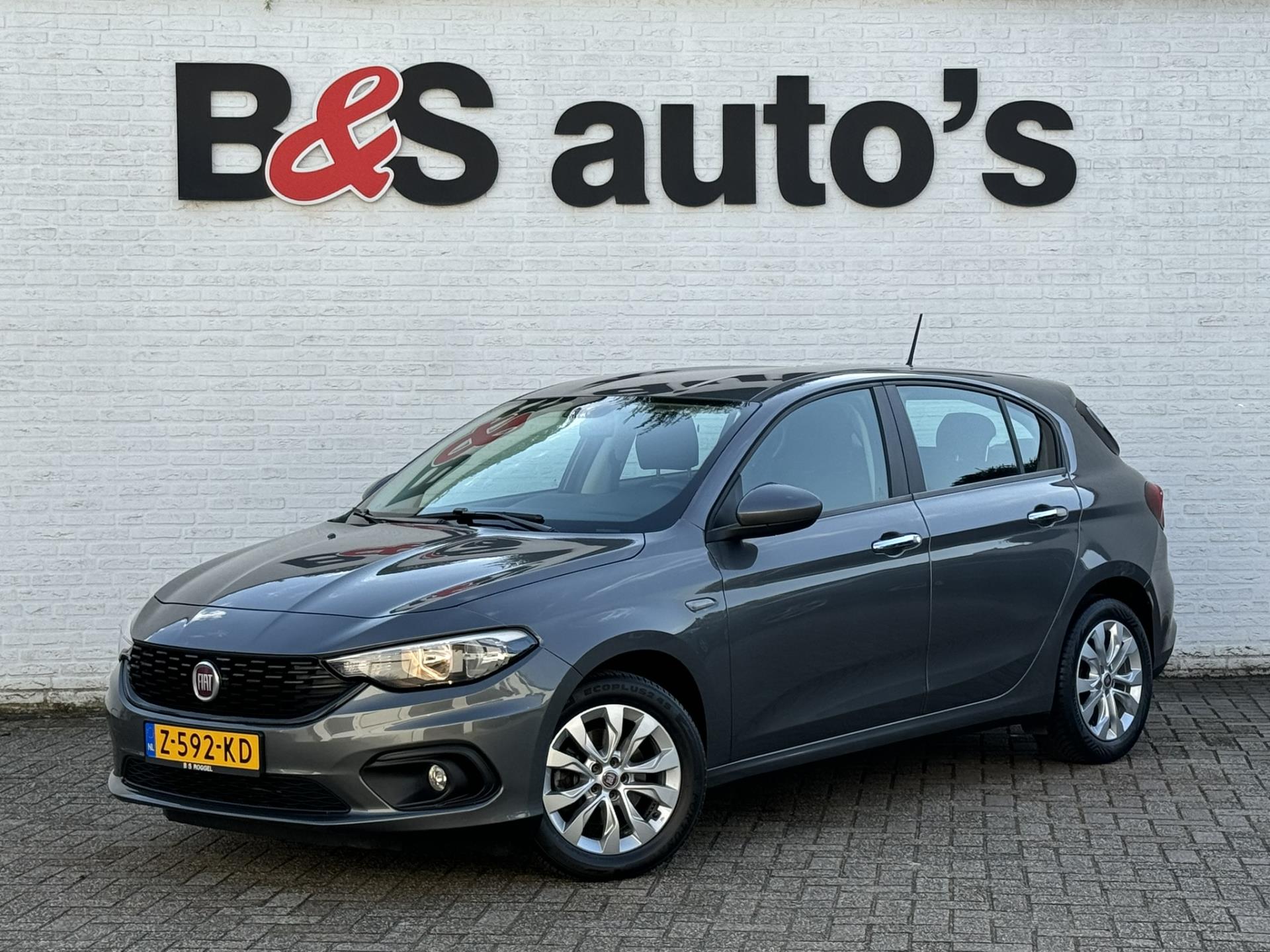 Fiat Tipo 1.4 Mirror Navigatie Clima Cruise 4 Seizoenen banden Stoelverwarming