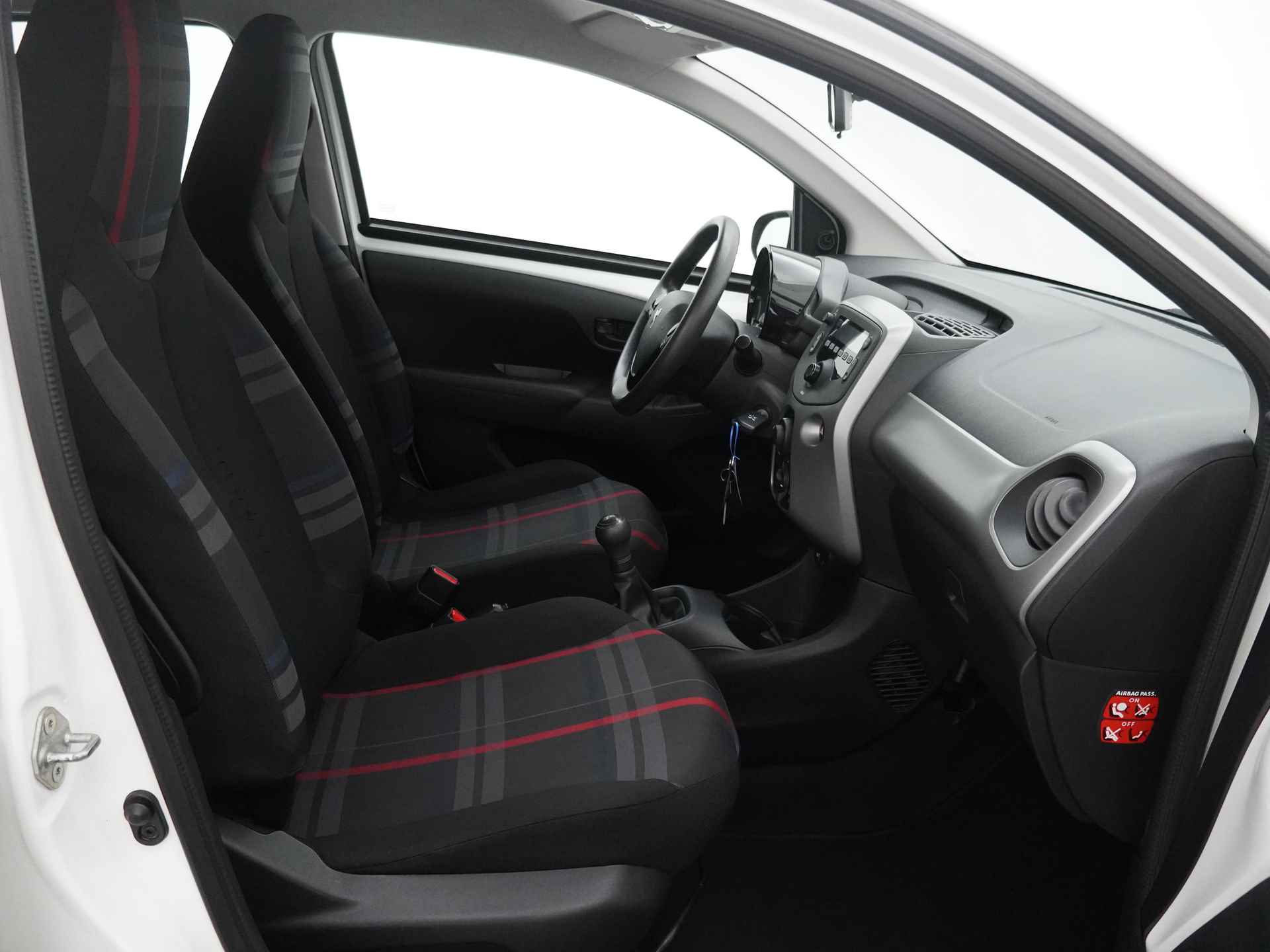 Peugeot 108 1.0 e-VTi Active - Airconditioning - Bluetooth - Elektrische ramen - 12 maanden BOVAG garantie - 39/49