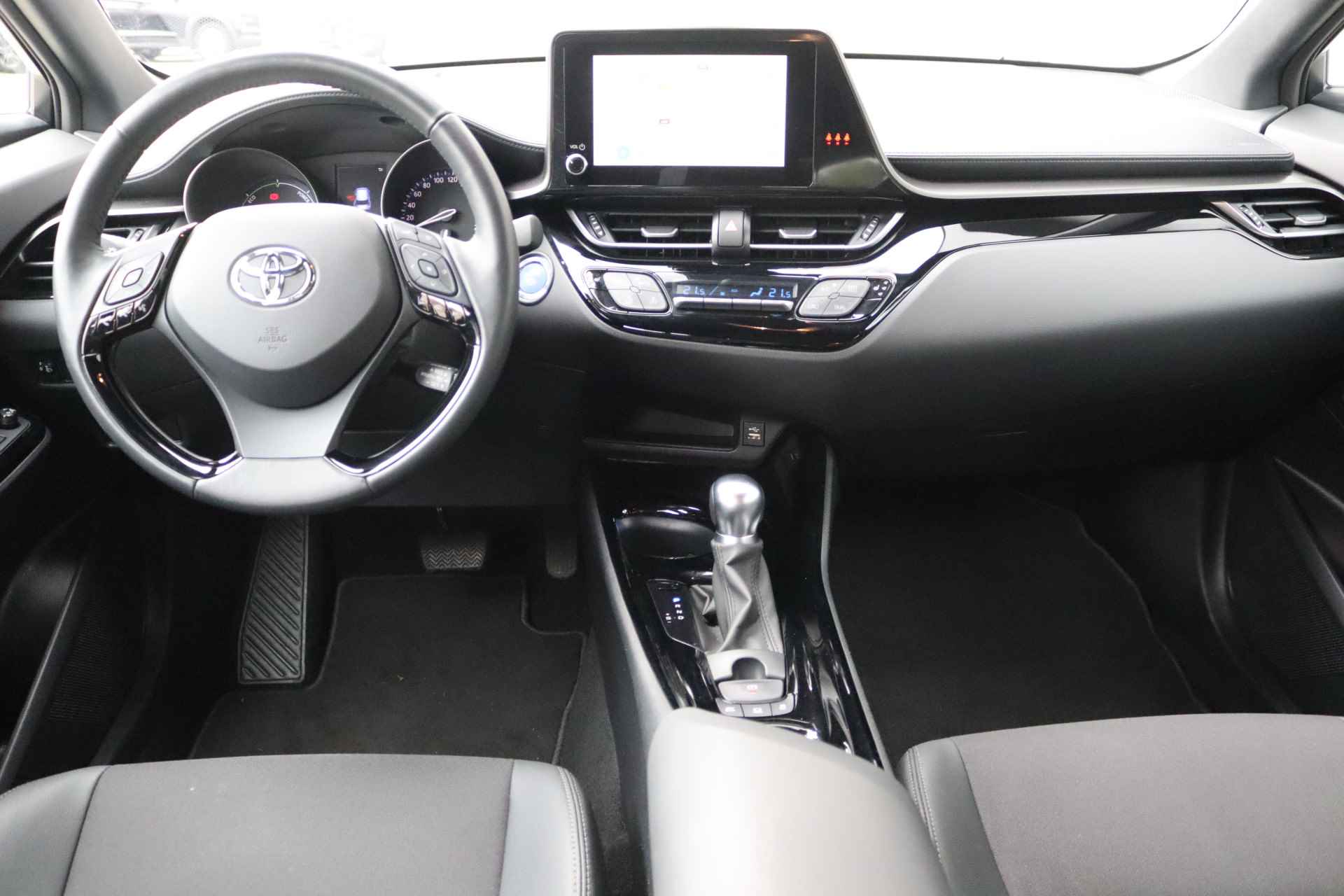 Toyota C-HR 2.0i Hybrid 184PK Automaat Team D. Navigatie/Camera/Parkeerhulp/Winter-pack - 6/31