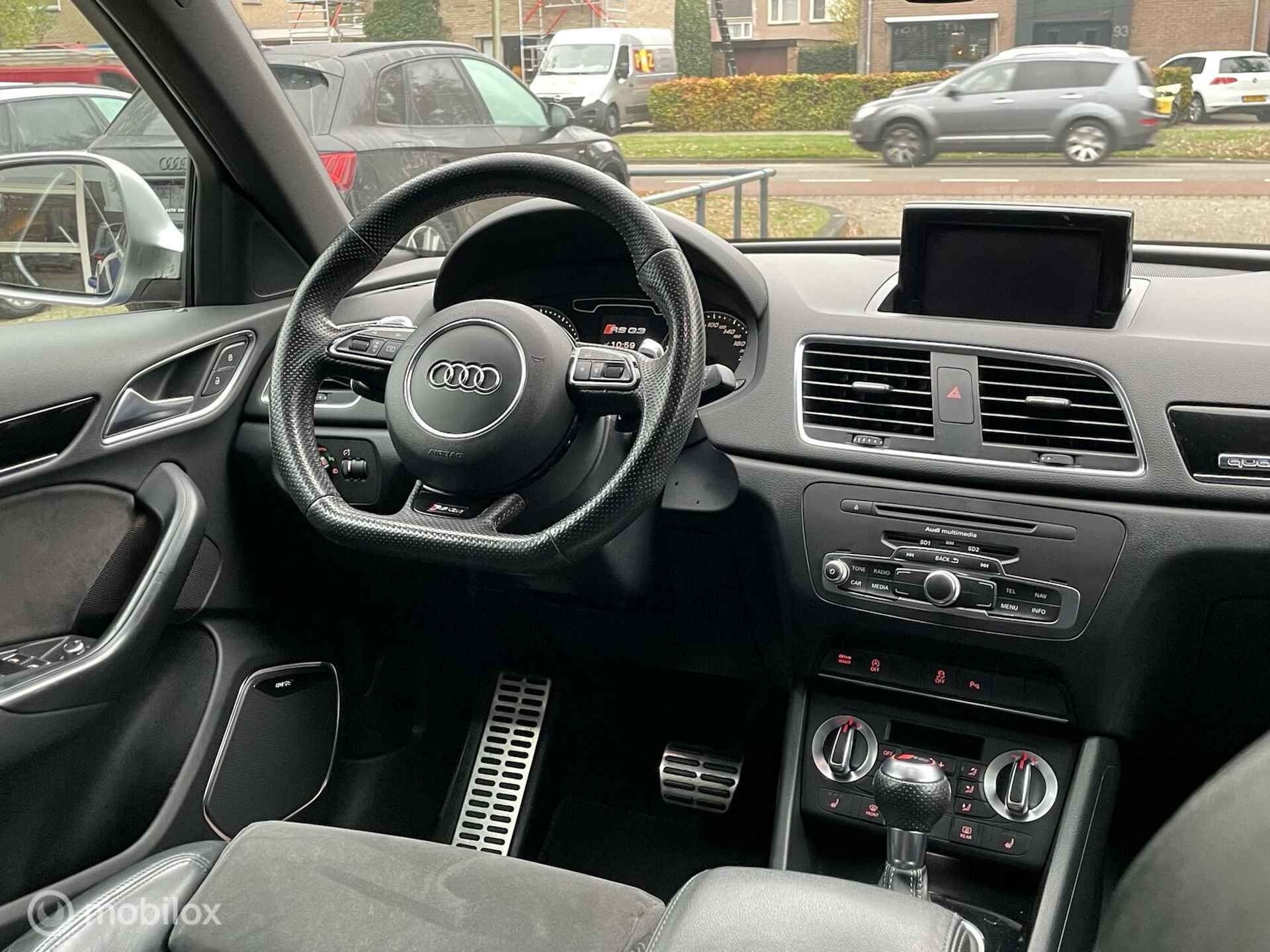 Audi RS Q3 2.5 TFSI RS Q3 quattro Led, Half leer, Navi, Bluetooth, LM.. - 9/24