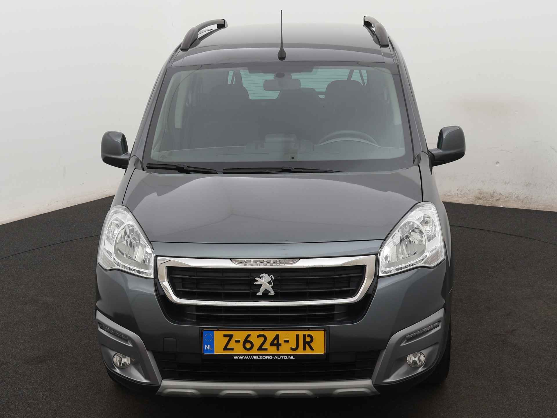 Peugeot Partner Tepee 1.2 PureTech Active Direct leverbaar! Rolstoelauto inclusief lier | Opklapbare 2de zitrij - 23/36