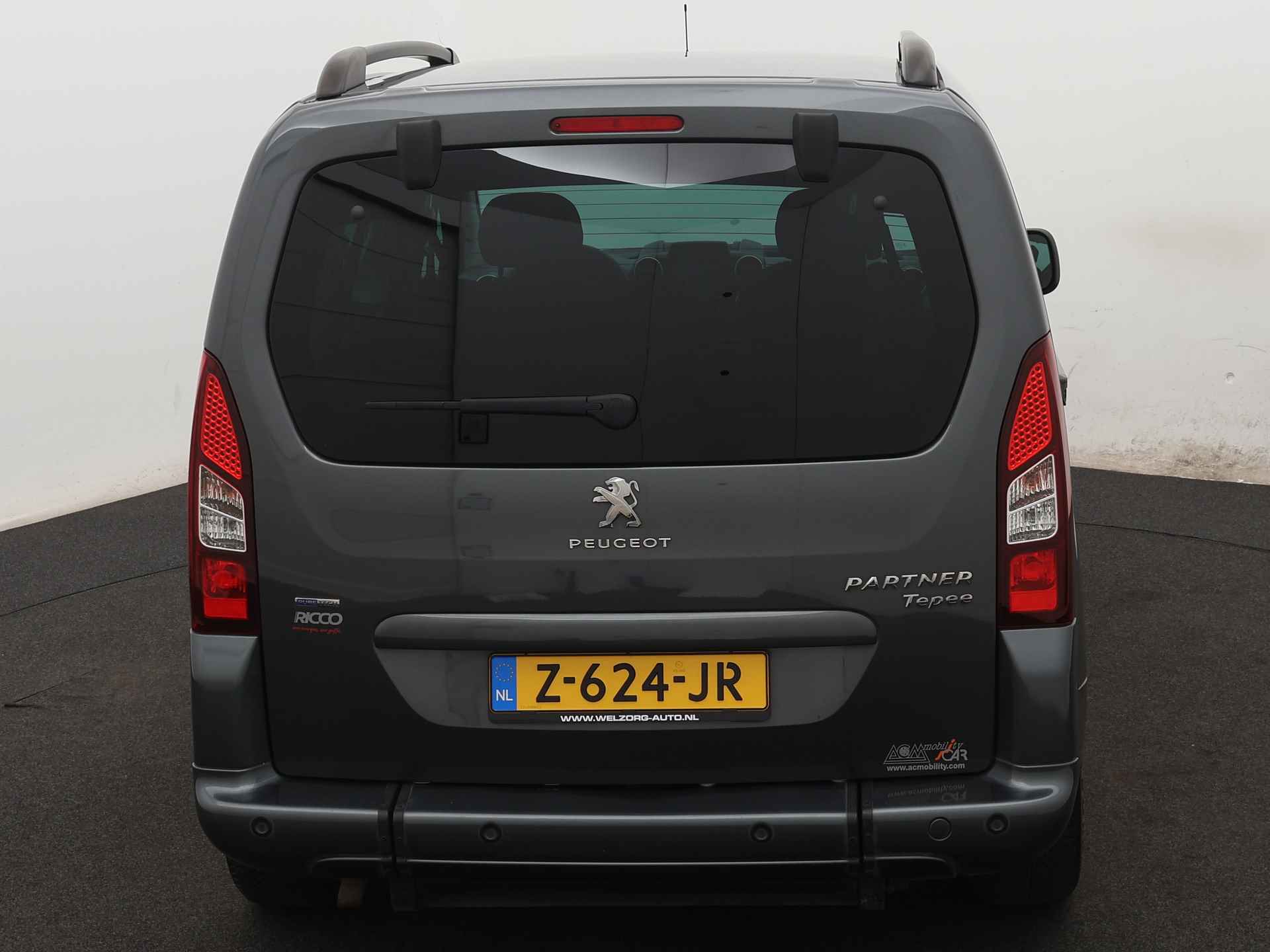 Peugeot Partner Tepee 1.2 PureTech Active Direct leverbaar! Rolstoelauto inclusief lier | Opklapbare 2de zitrij - 25/36