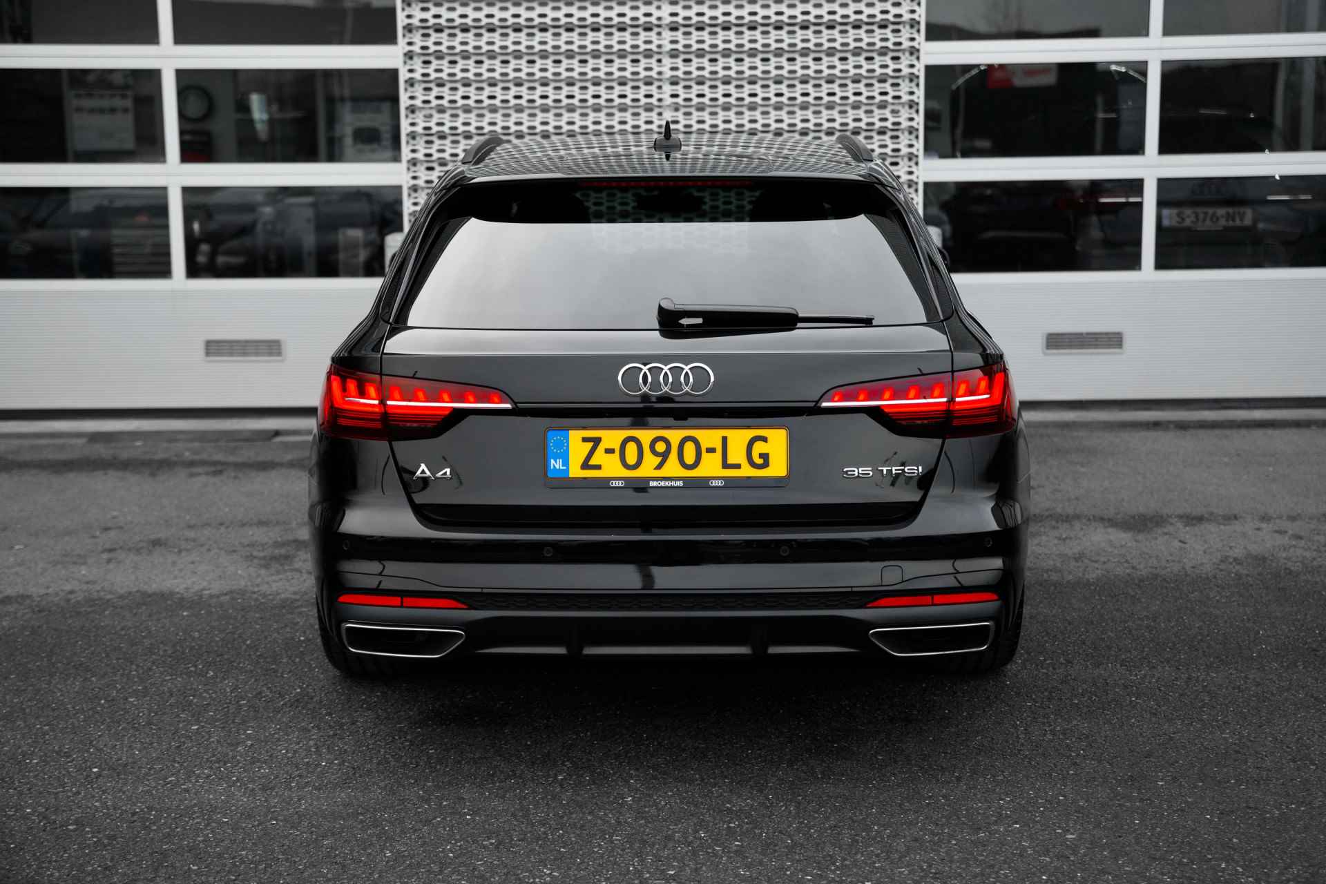 Audi A4 Avant 35 TFSI 150pk S edition Competition | Achteruitrijcamera | Adaptive Cruise | Lane Assist | 18" Velgen | - 5/56