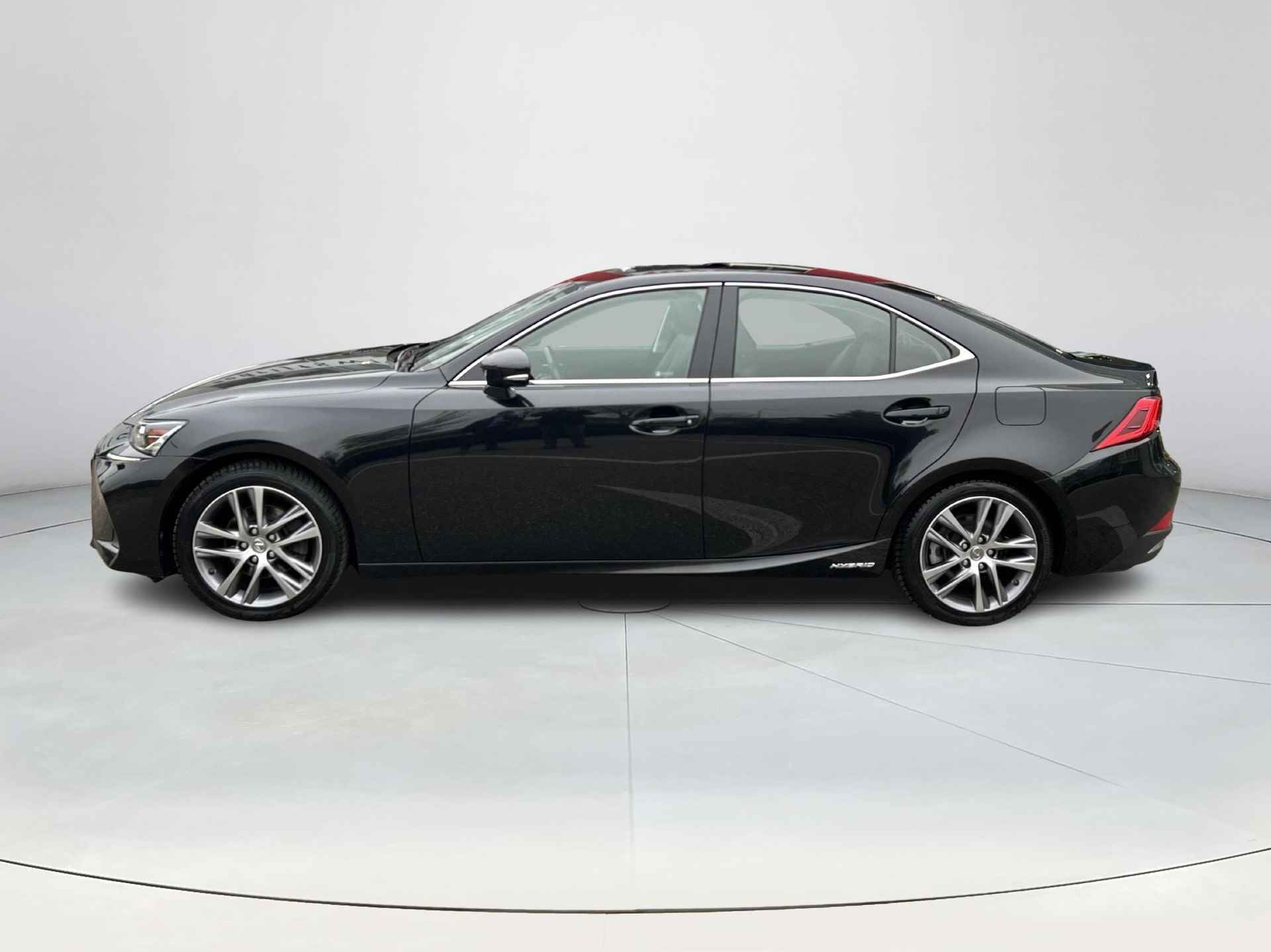 Lexus IS 300h Hybrid Business Line Plus - 3/22