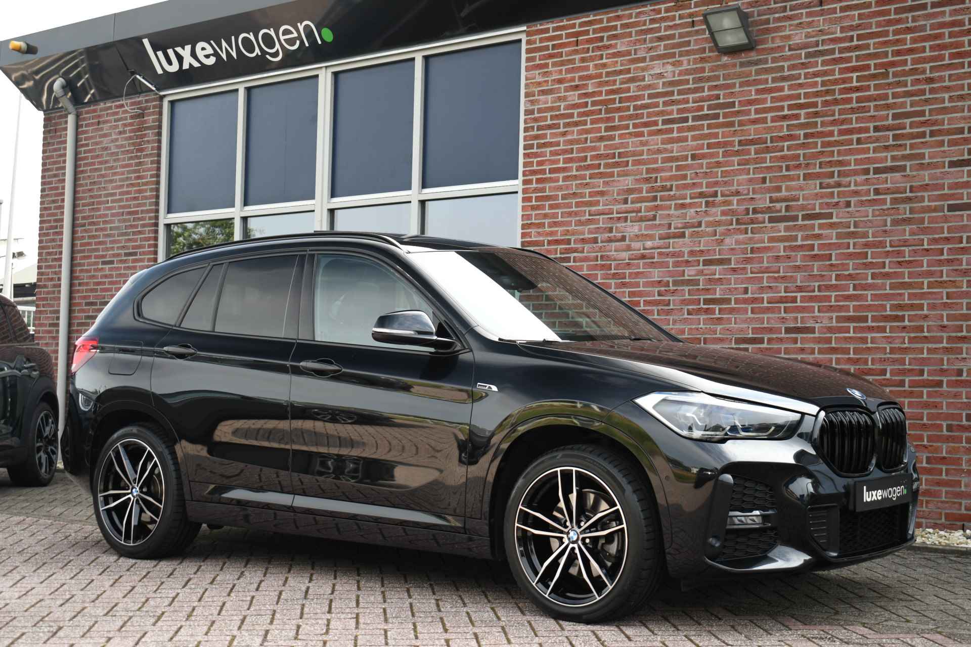 BMW X1 xDrive25e M-Sport Pano HUD 19inch Leder El-Klep - 5/75