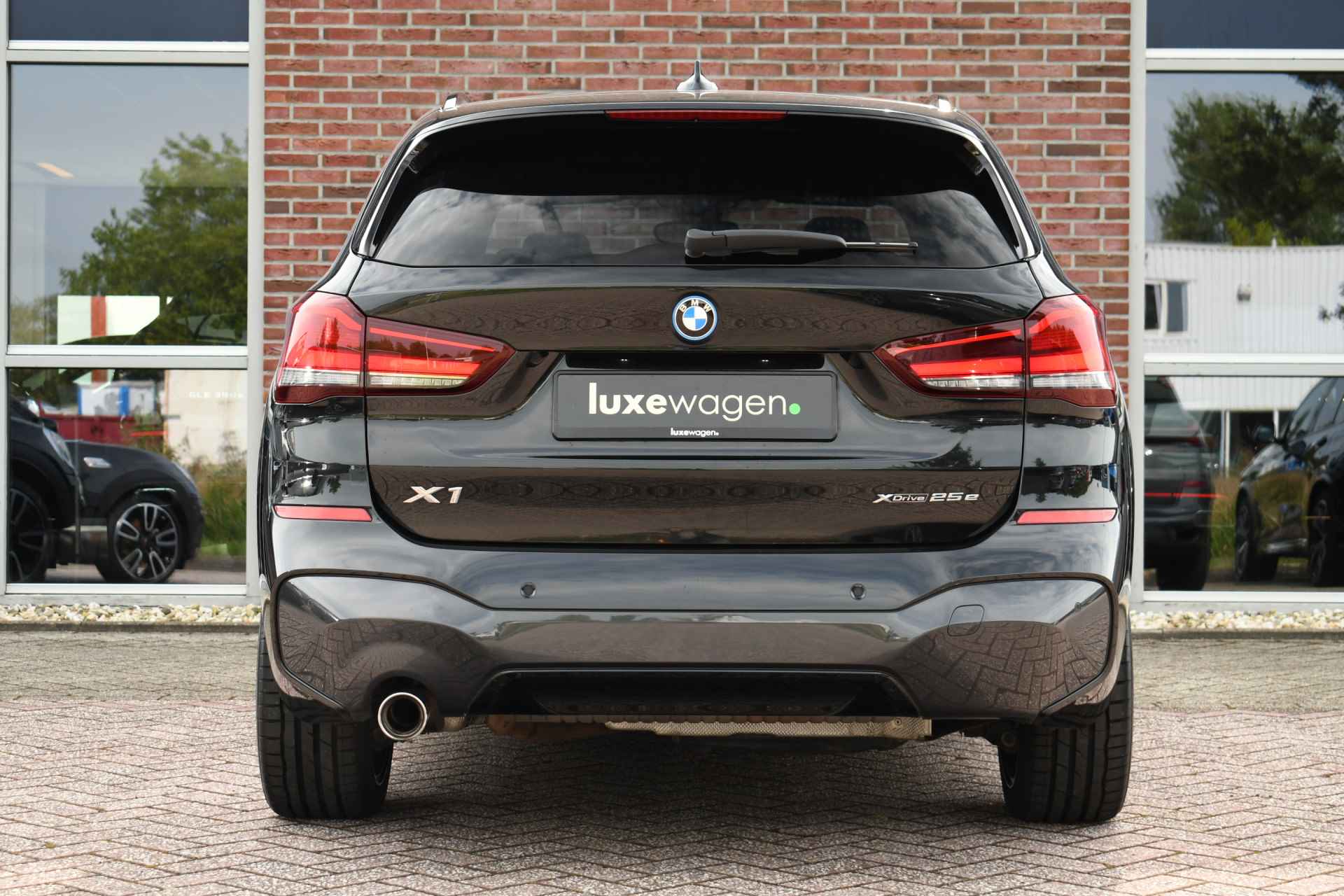 BMW X1 xDrive25e M-Sport Pano HUD 19inch Leder El-Klep - 8/75