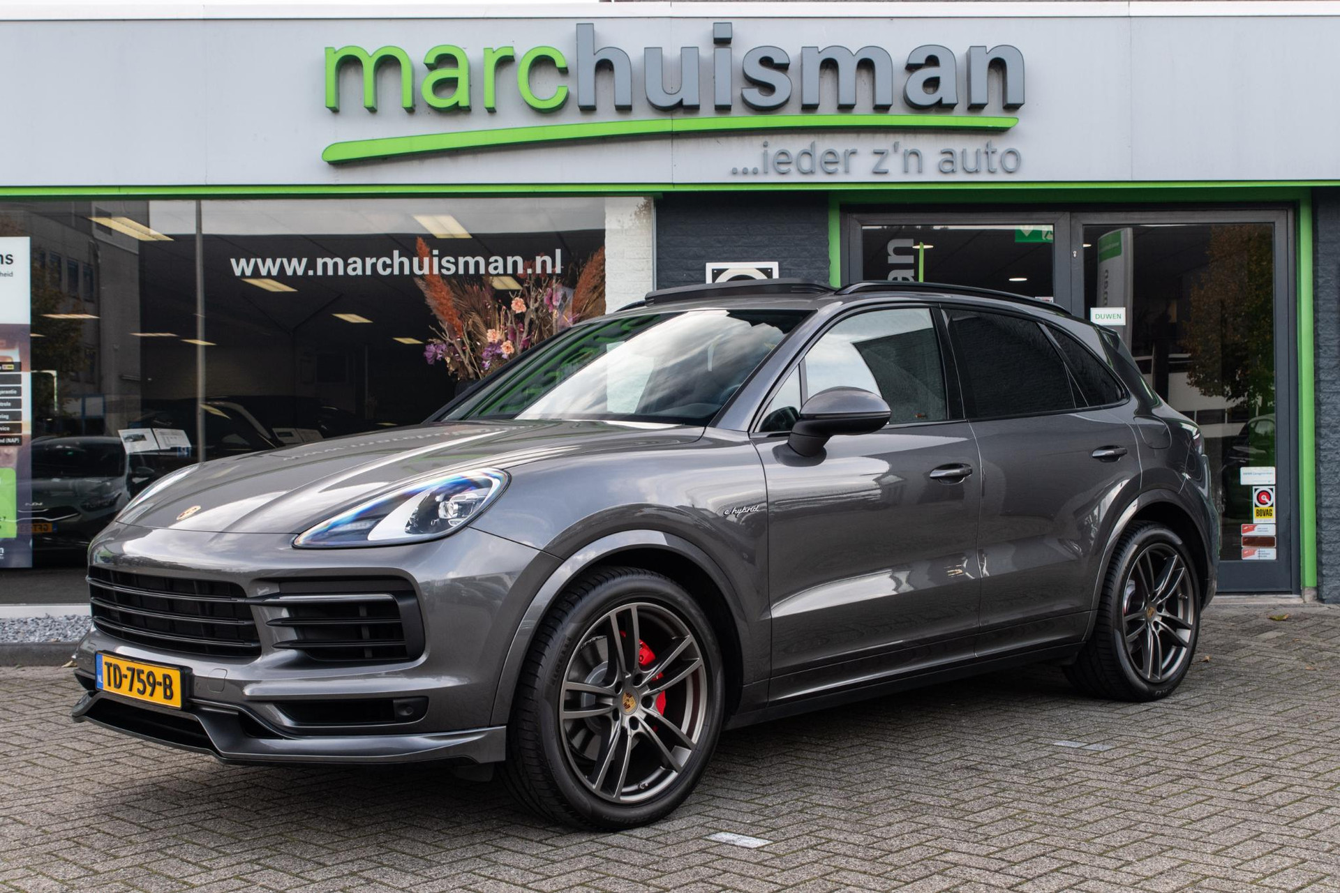 Porsche Cayenne 3.0 E-Hybrid / PANODAK / SPORT CHRONO / VIERWIELSTURING