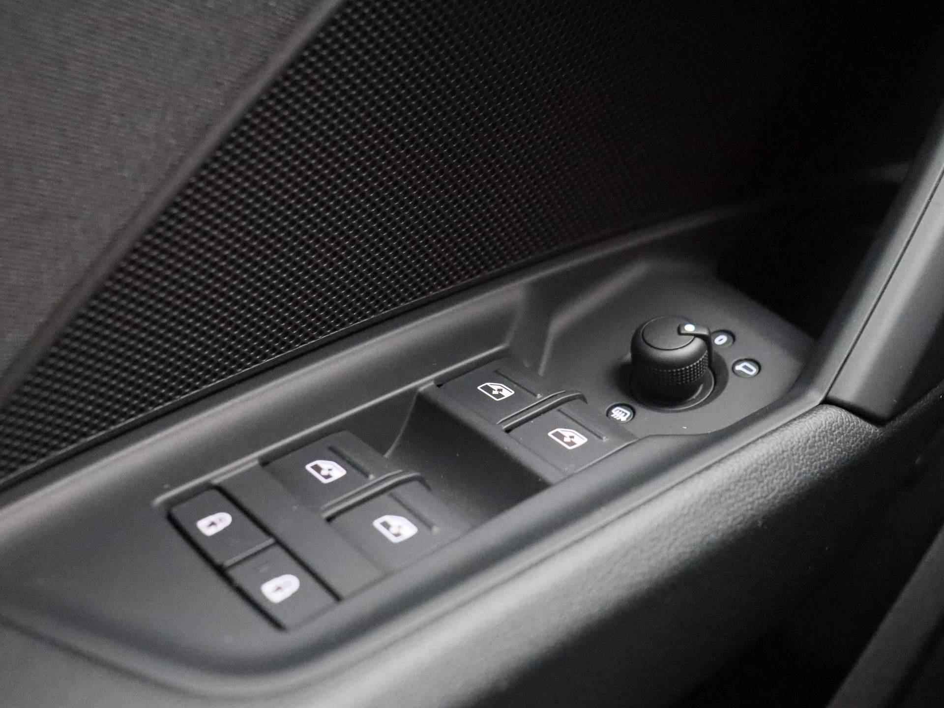 Audi A3 Sportback 40 TFSI e Advanced edition 204 PK | Plug in | Virtual cockpit |  LED | Stoelverwarming | Navigatie | Cruise control | Climate control | Lichtmetalen velgen | Getint glas | - 28/39