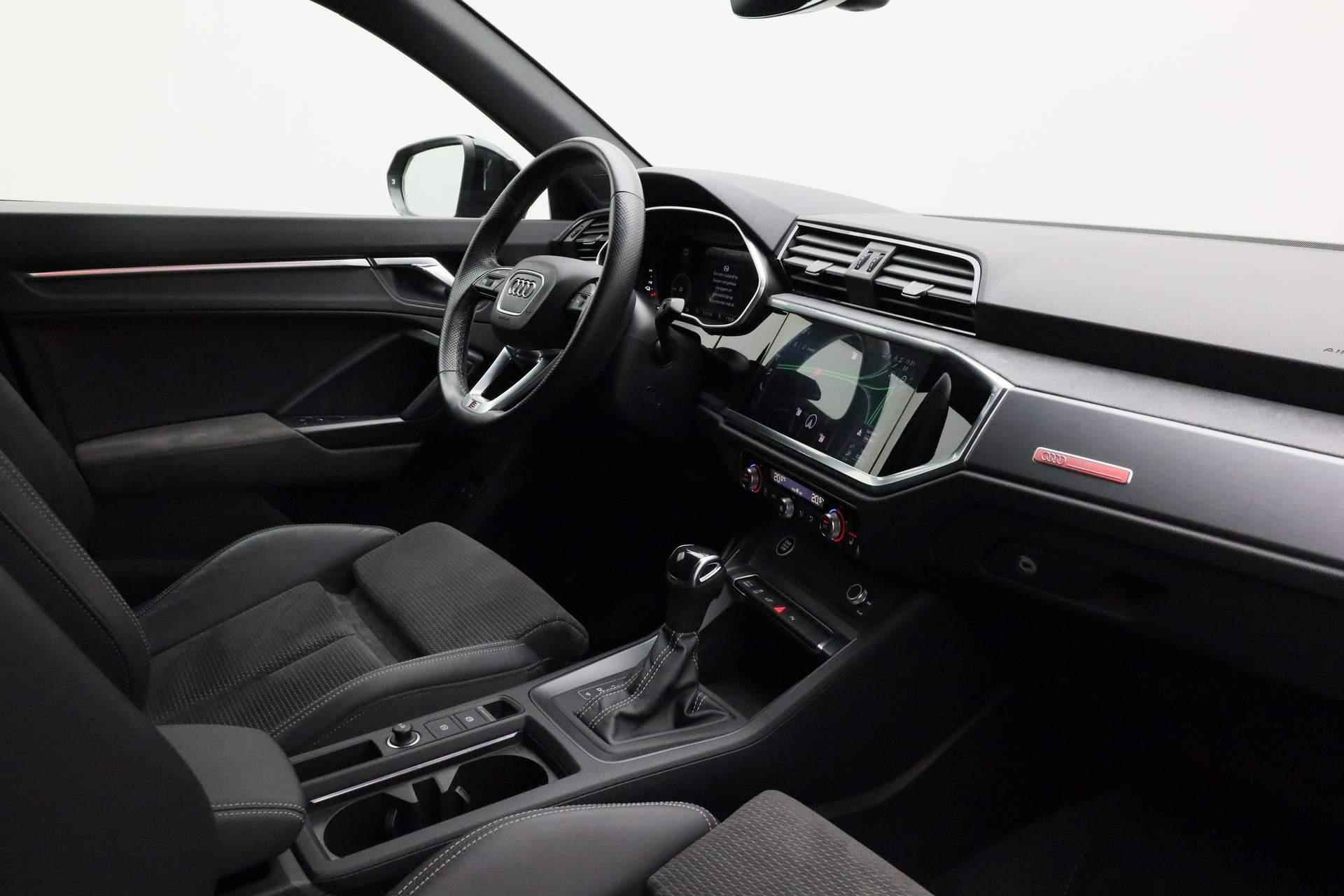 Audi Q3 Sportback 45 TFSI e 245PK S-tronic Advanced edition | S-Line int. | Pano | 20 inch | Keyless | Camera | Navi | ACC | Full LED | Zwart optiek - 43/47