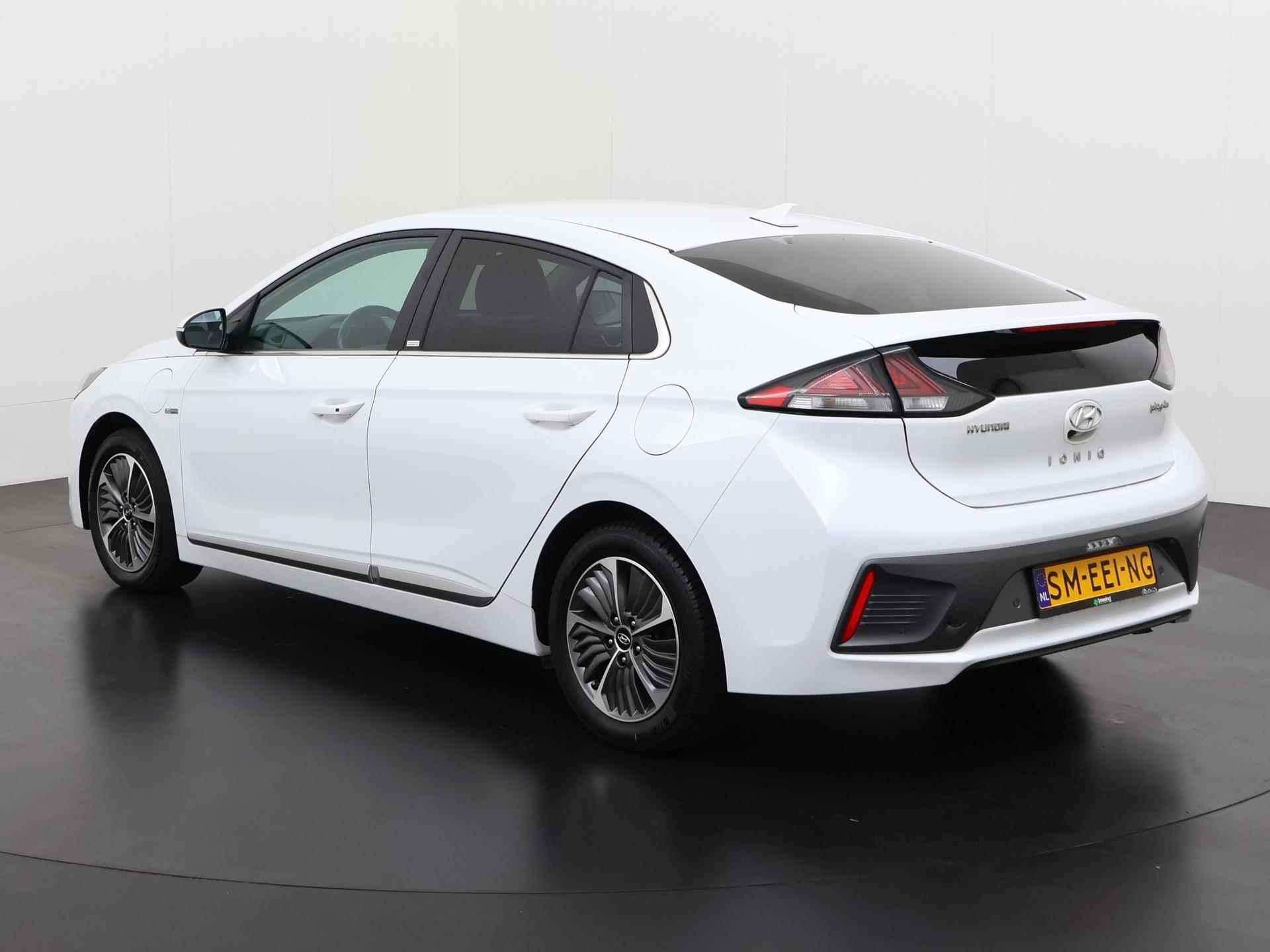 Hyundai IONIQ 1.6 GDi PHEV Style | Navigatie | Plug-In | Zondag Open! - 6/38