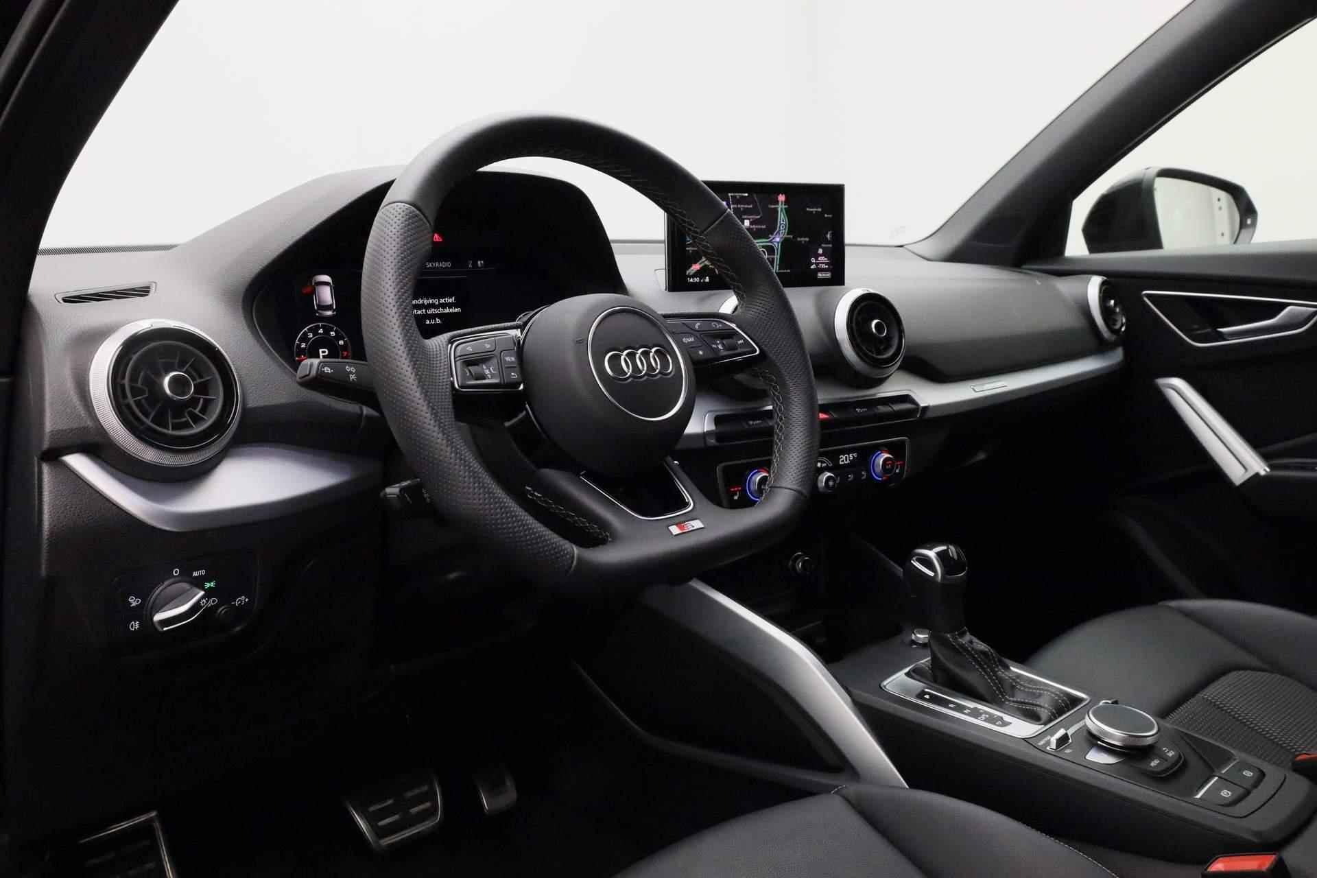 Audi Q2 35 TFSI 150PK S-tronic S Edition | Matrix LED | Stoelverwarming | Camera | Navi | 17 inch - 2/38