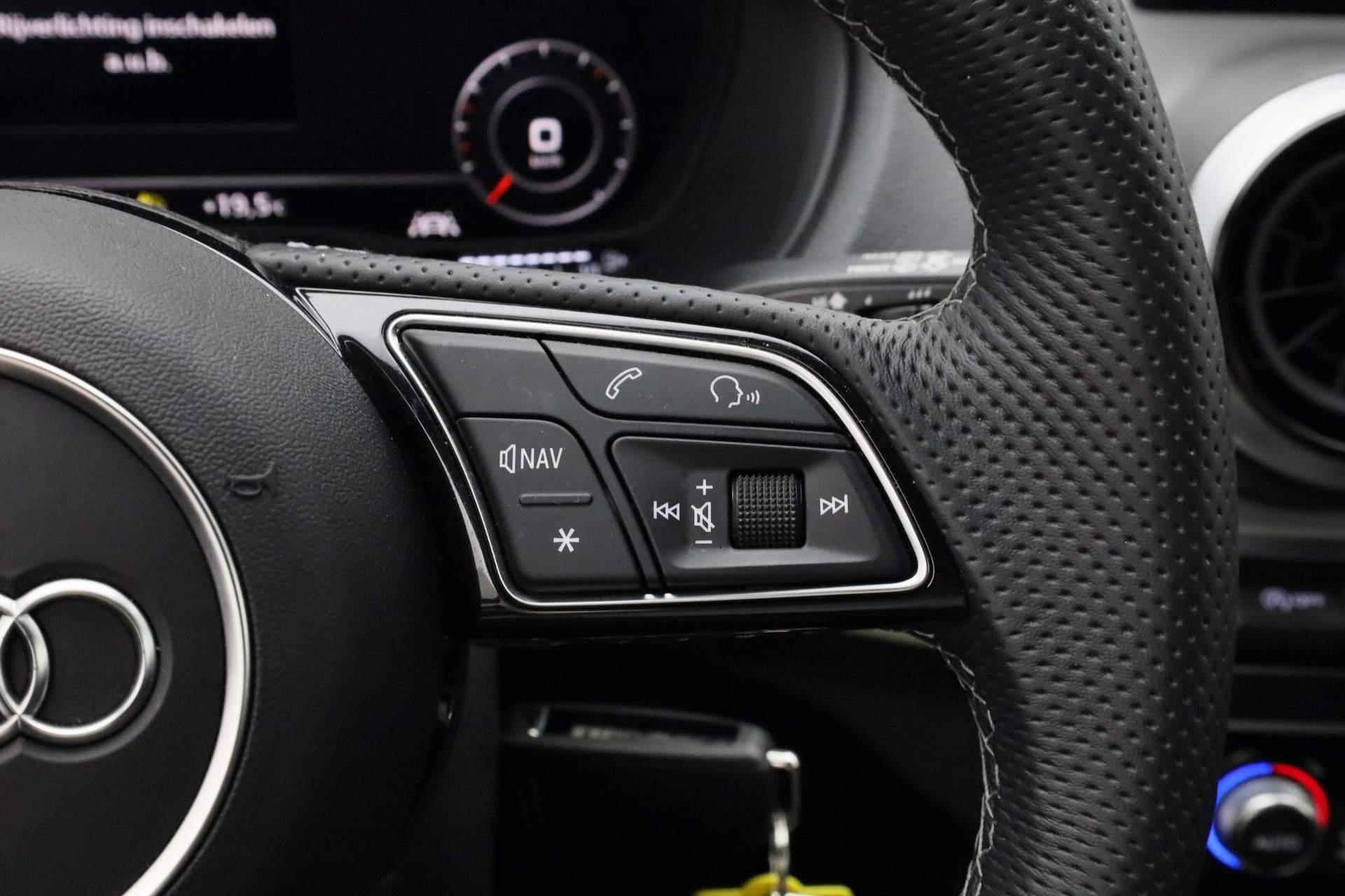 Audi Q2 35 TFSI 150PK S-tronic S Edition | Matrix LED | Stoelverwarming | Camera | Navi | 17 inch - 25/38
