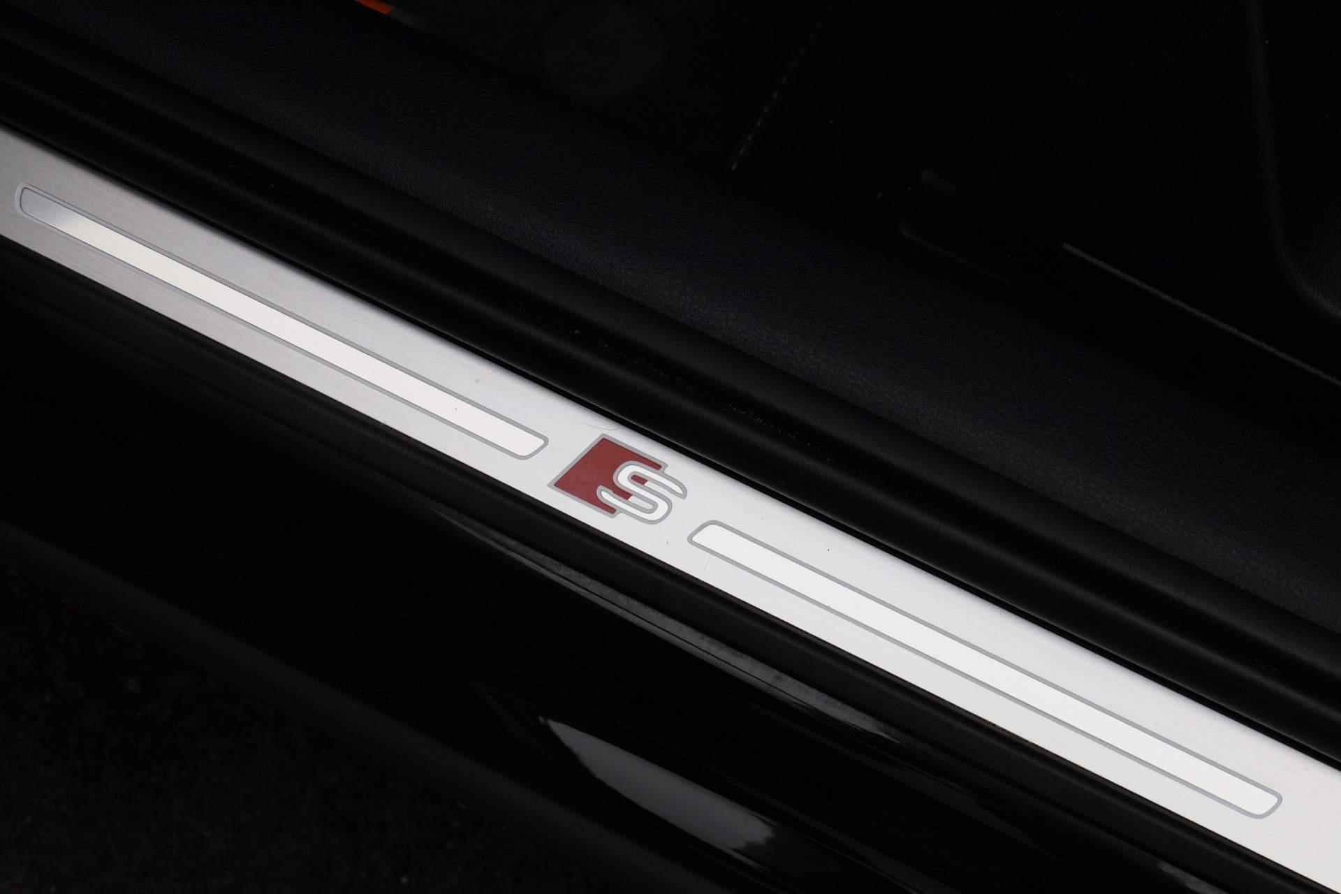 Audi Q2 35 TFSI 150PK S-tronic S Edition | Matrix LED | Stoelverwarming | Camera | Navi | 17 inch - 30/38