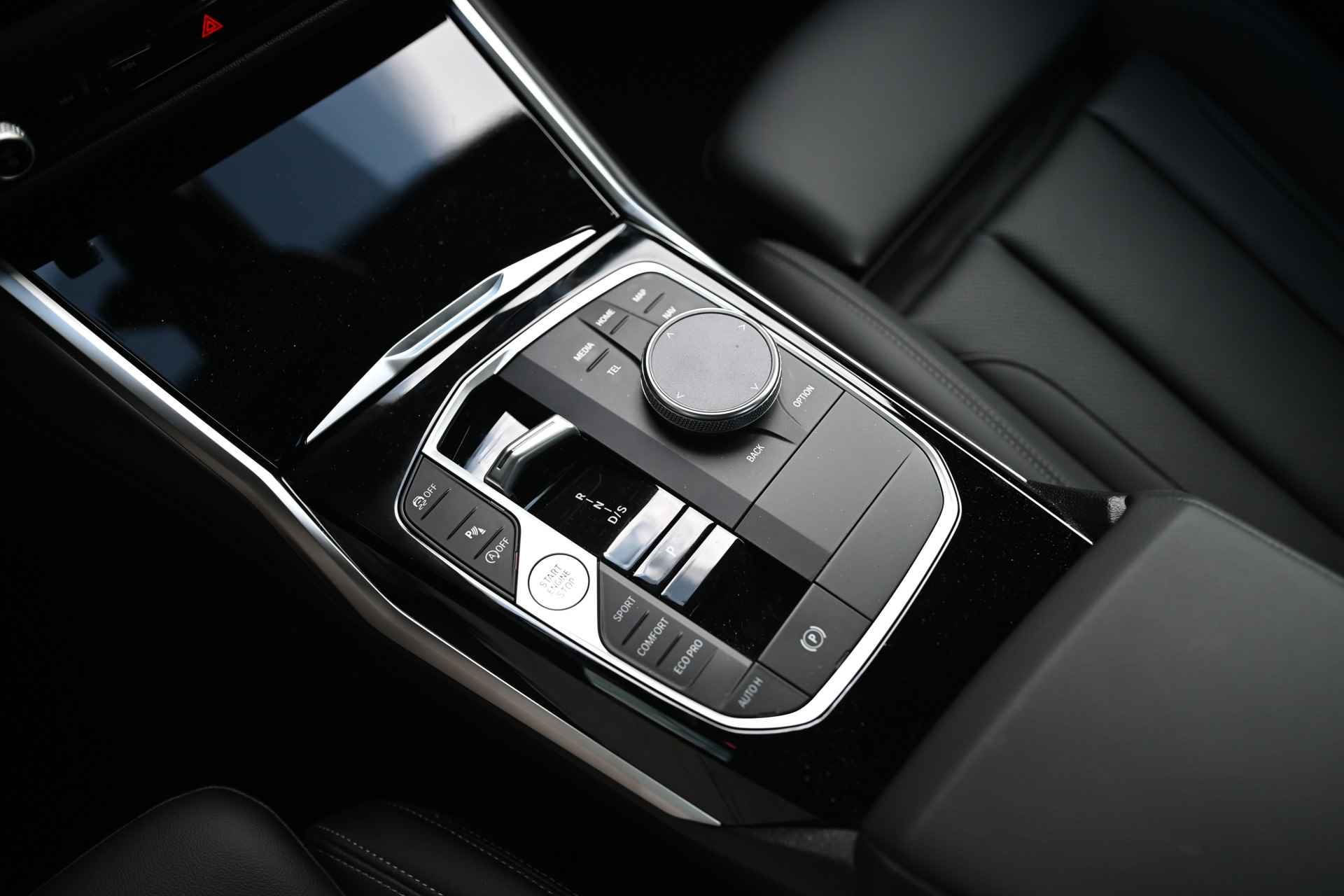BMW 2 Serie Coupé 218i M Sport Automaat / M Sportonderstel / Live Cockpit Plus / Widescreen Display / Stoelverwarming / PDC voor + achter / Cruise Control - 12/28