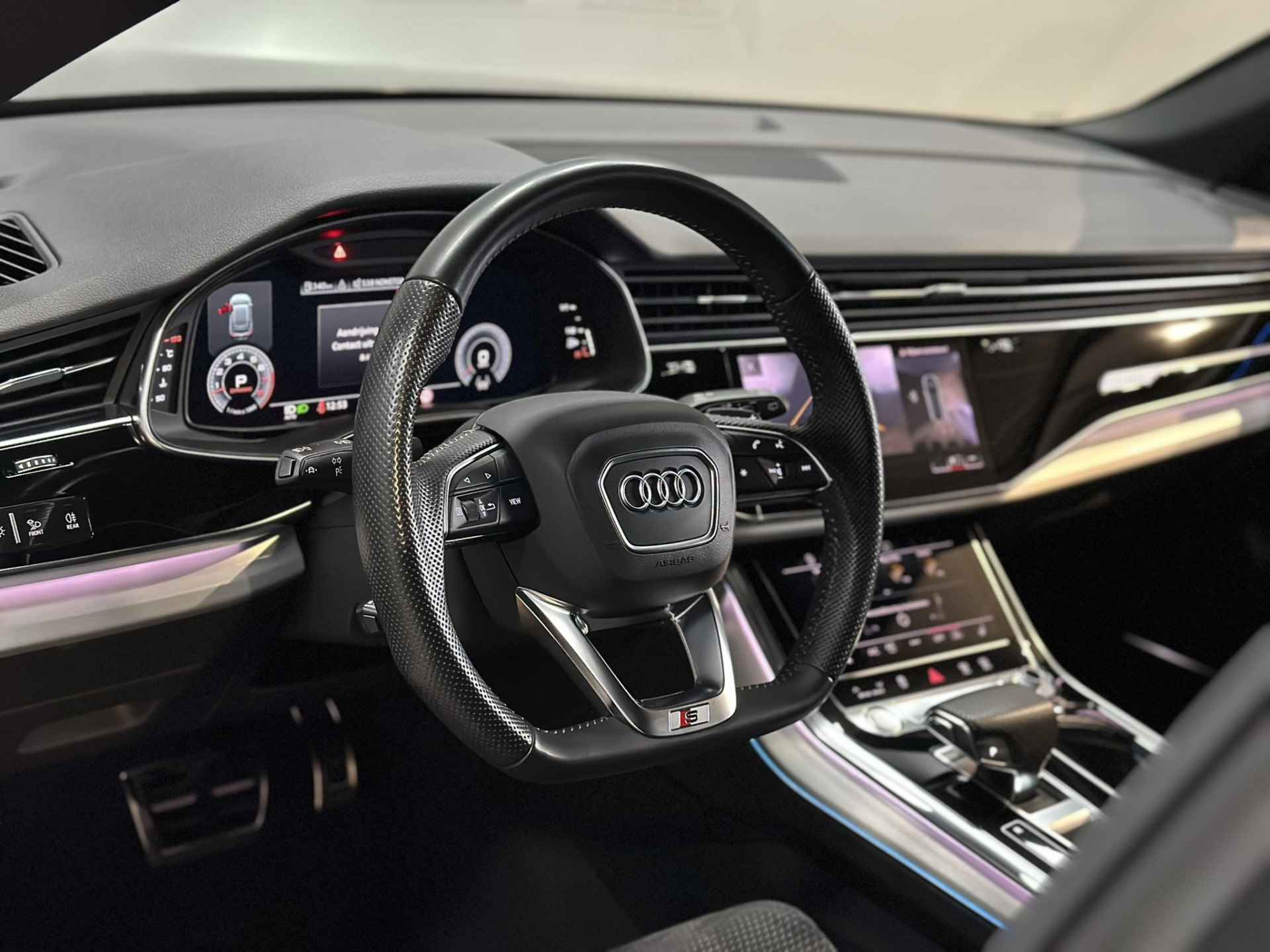 Audi Q8 55 TFSI quattro Pro Line Plus Matrix LED | Panorama | 360Camera | Luchtvering | Trekhaak | Adaptive Cruise | B&O | Apple Carplay Android Auto | Isofix | NAP | - 22/61