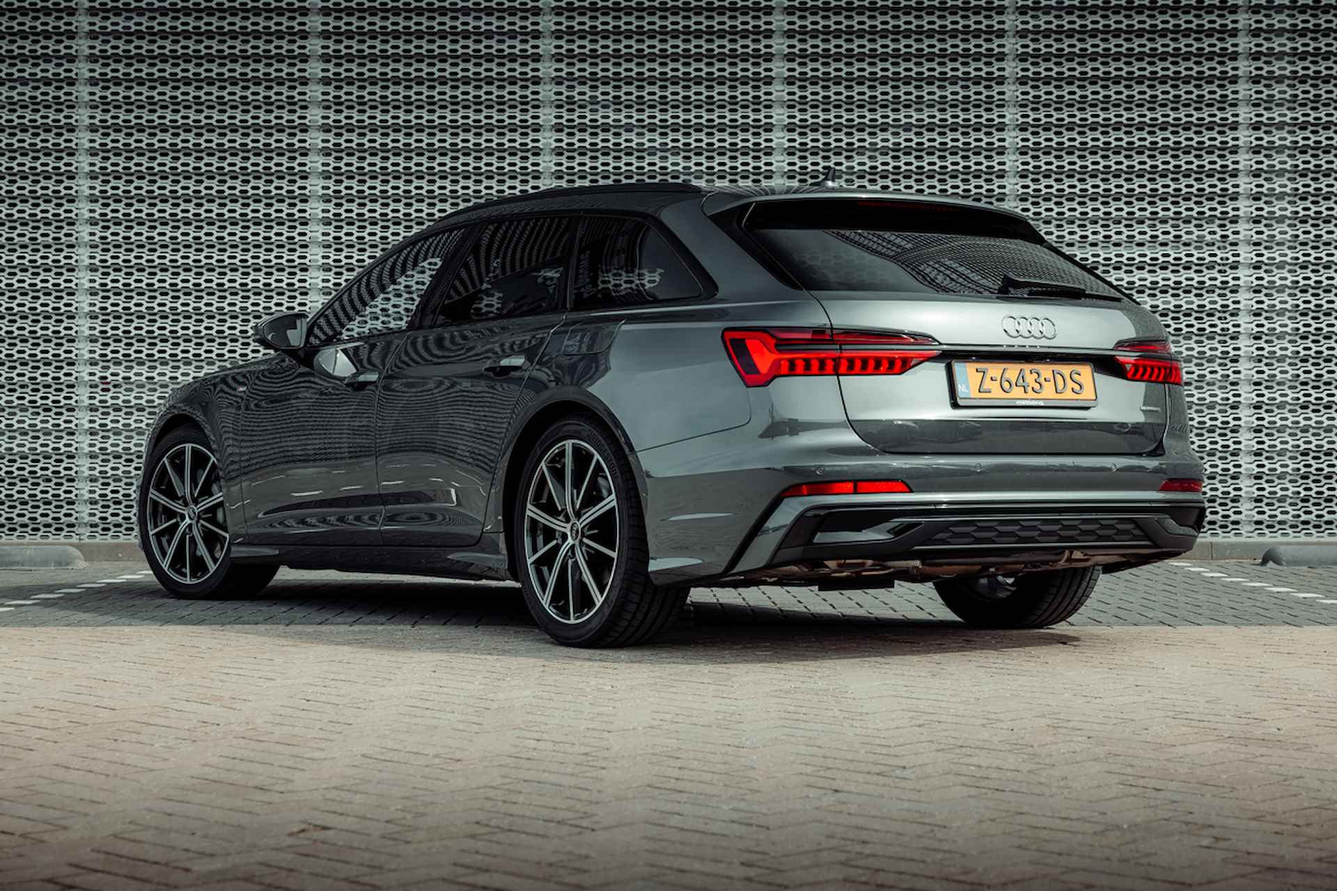 Audi A6 Avant 50 TFSI e 299pk quattro S edition Competition | Panoramadak | Tour pakket | Camera | 20" LM velgen | Optiek zwart | Matrix | Comfortsleutel - 5/38