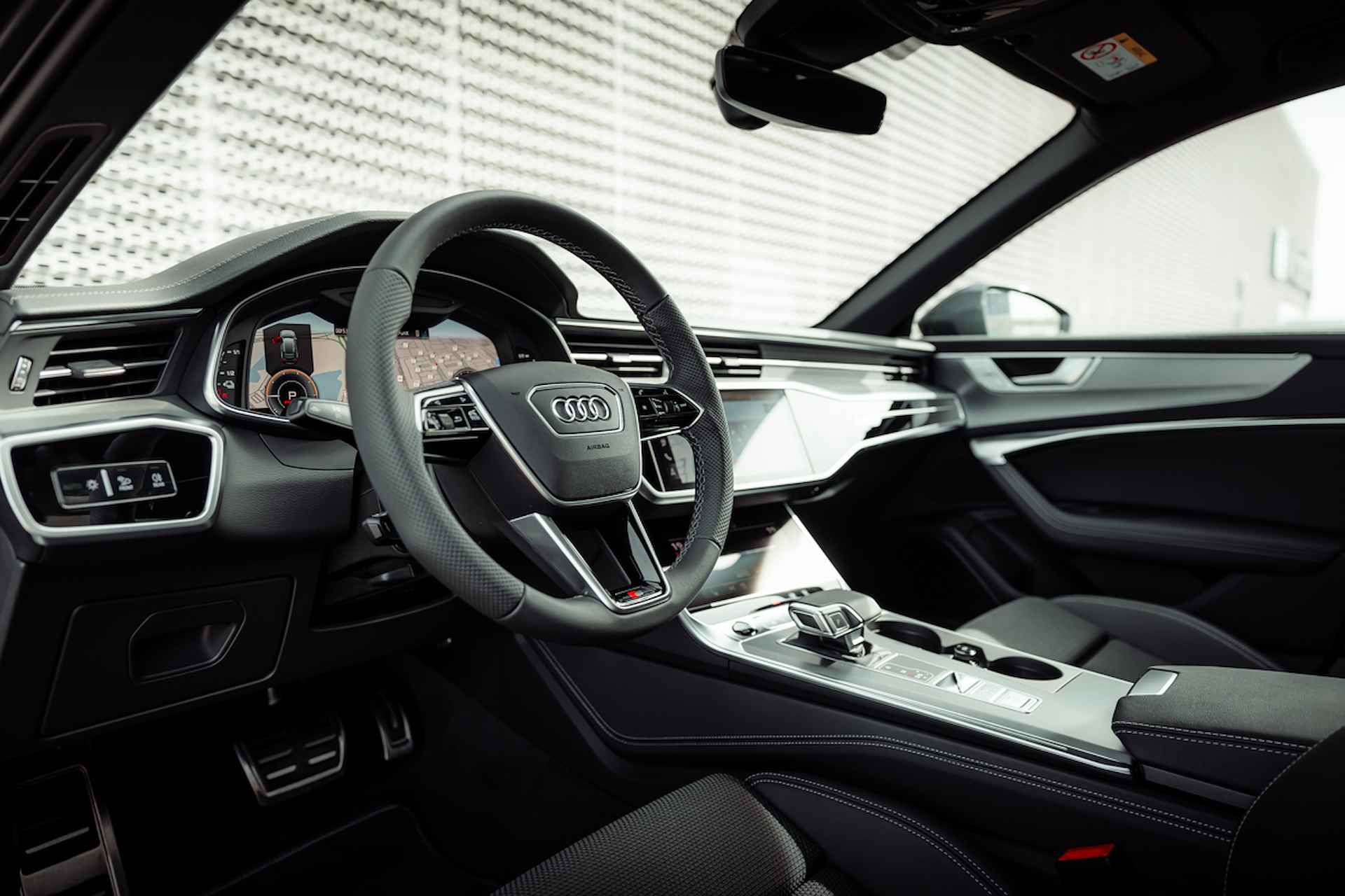 Audi A6 Avant 50 TFSI e 299pk quattro S edition Competition | Panoramadak | Tour pakket | Camera | 20" LM velgen | Optiek zwart | Matrix | Comfortsleutel - 20/38