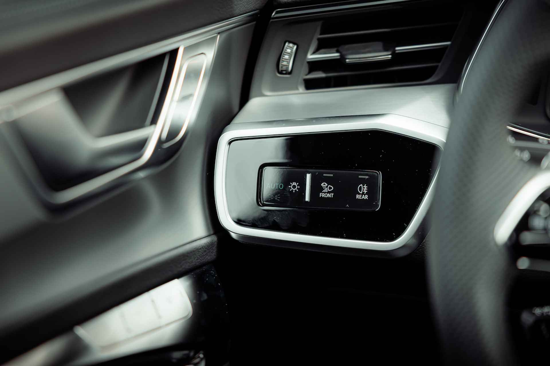 Audi A6 Avant 50 TFSI e 299pk quattro S edition Competition | Panoramadak | Tour pakket | Camera | 20" LM velgen | Optiek zwart | Matrix | Comfortsleutel - 29/38