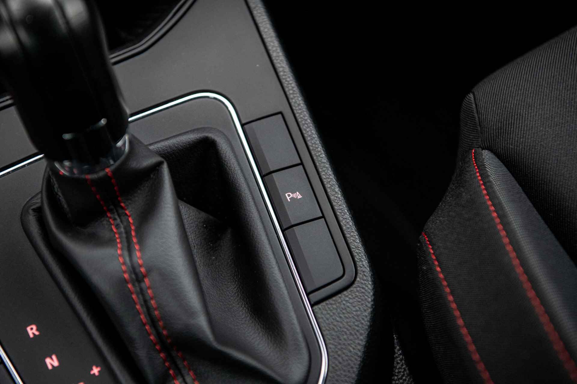 SEAT Ibiza 1.0 TSi 115 pk DSG-7 FR Business Intense | Beats | Full LED | Camera - 33/48