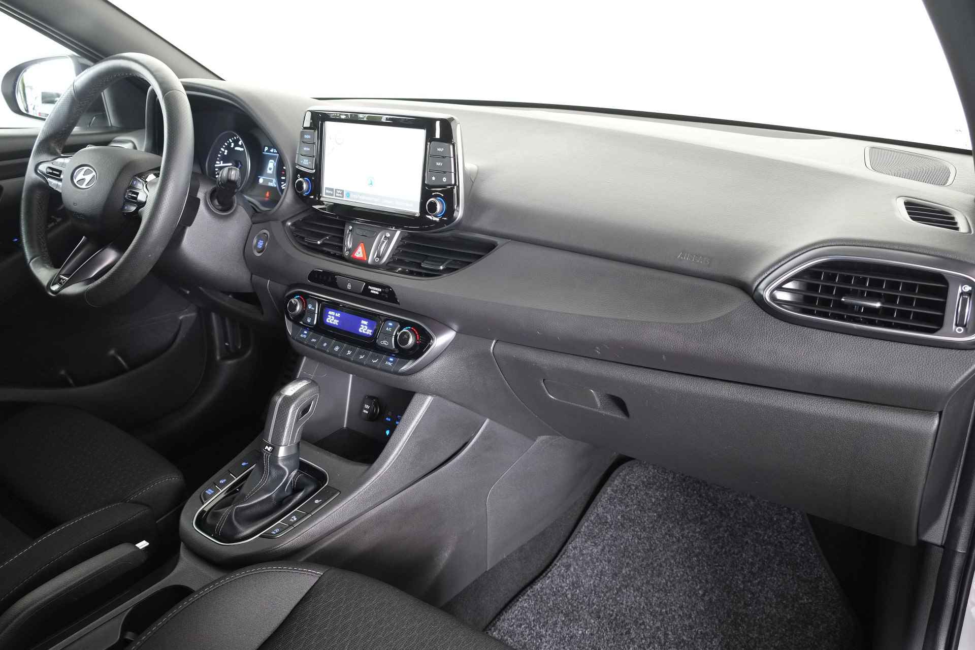 Hyundai i30 Fastback 1.4 T-GDI N Line / Navi / Aut / Cam / Carplay / DAB+ - 4/31