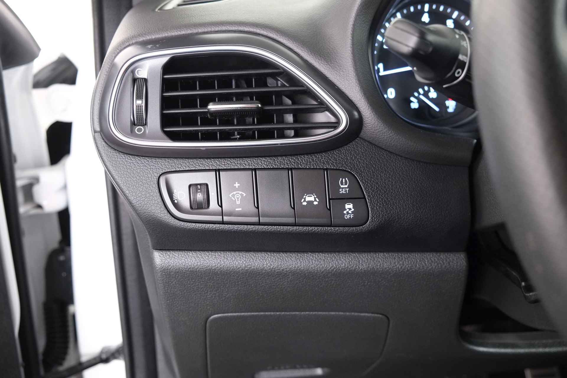 Hyundai i30 Fastback 1.4 T-GDI N Line / Navi / Aut / Cam / Carplay / DAB+ - 18/31