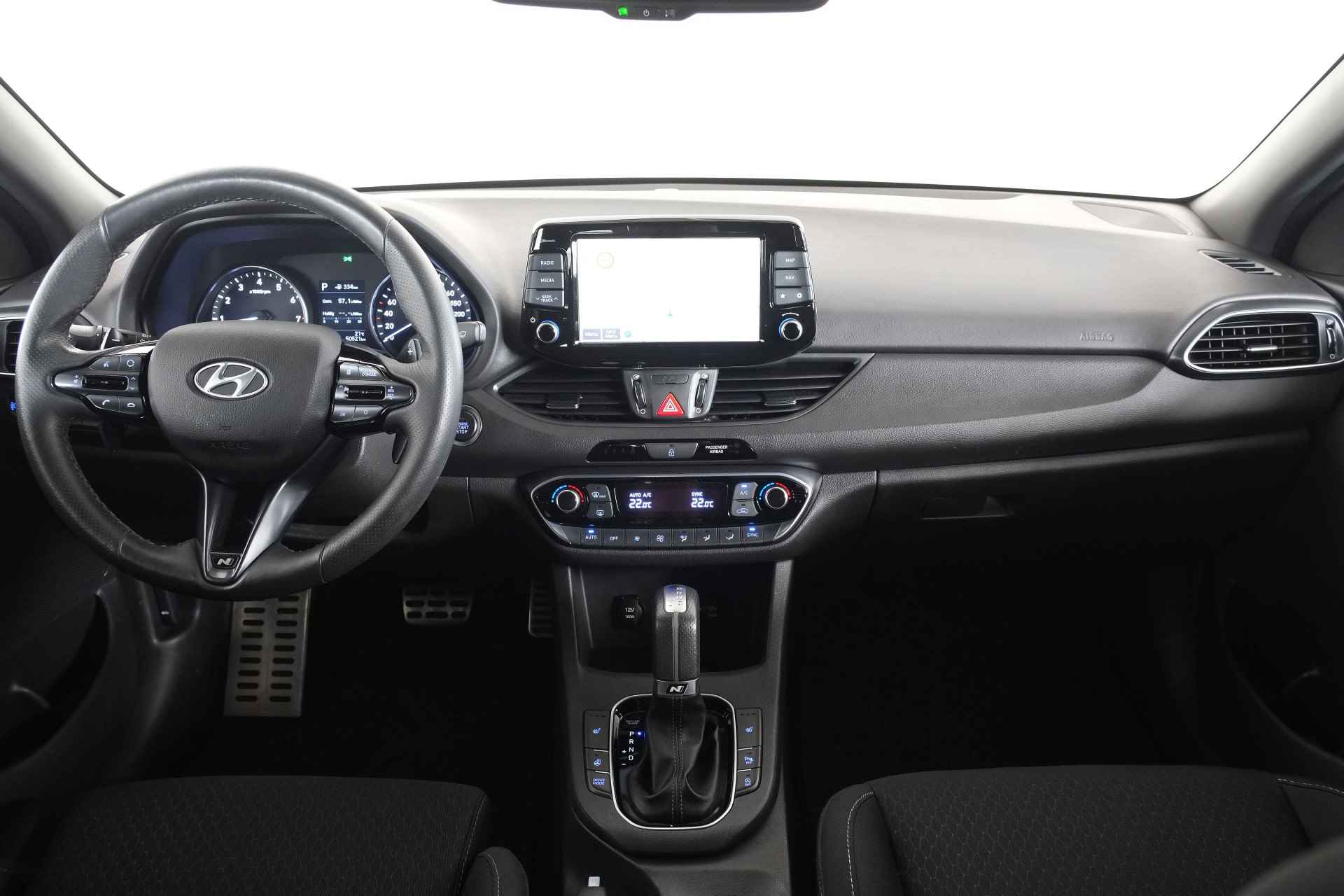 Hyundai i30 Fastback 1.4 T-GDI N Line / Navi / Aut / Cam / Carplay / DAB+ - 29/31