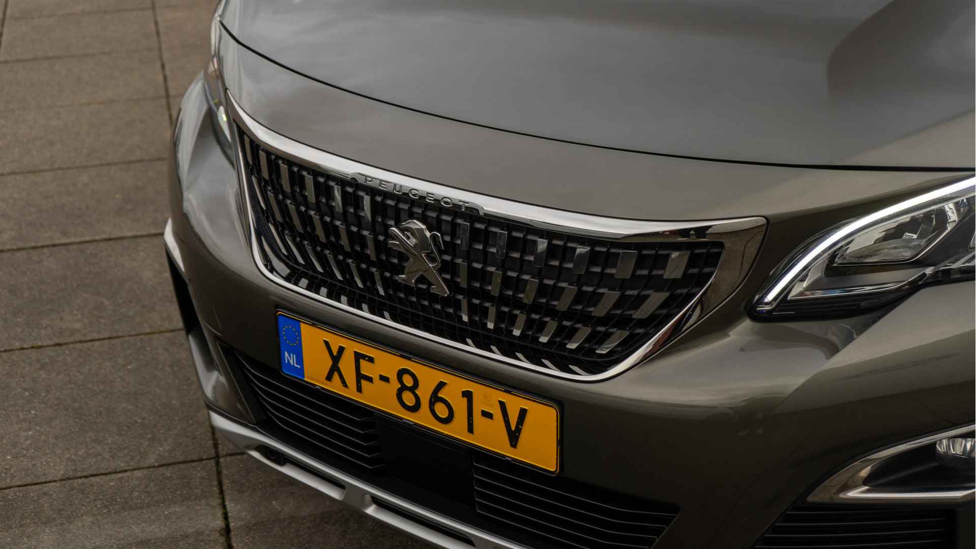 Peugeot 3008 1.6 PureTech 180PK Allure Automaat | Trekhaak, Leder, Navigatie, Achteruitrijcamera - 8/23