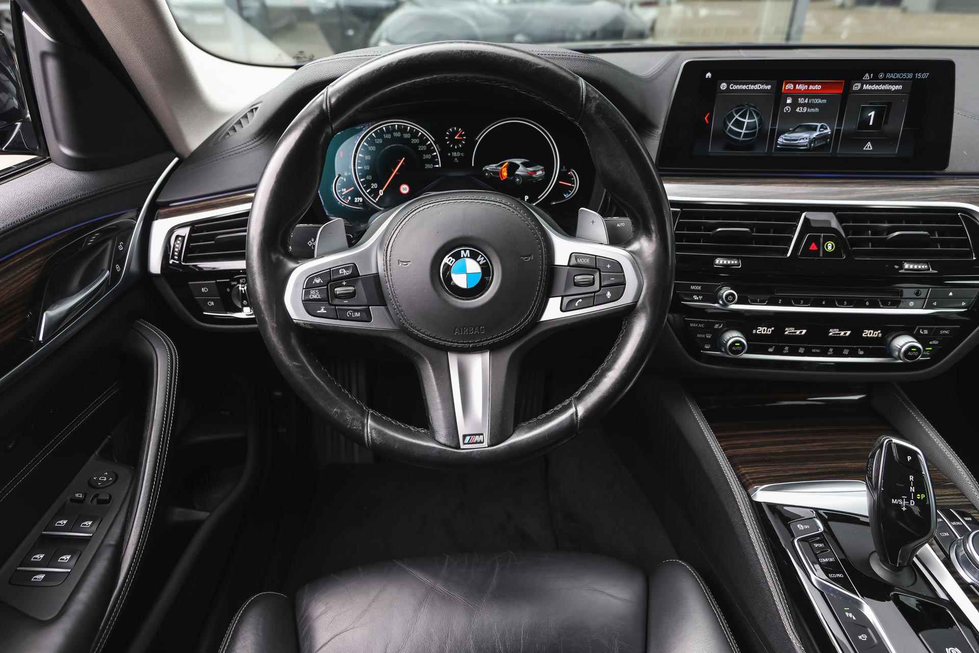 BMW 5 Serie 540i High Executive Luxury Line Automaat / Adaptieve LED / Parking Assistant Plus / Comfort Access / Gesture Control / Head-Up / Comfortstoelen / Navigatie Professional - 4/34