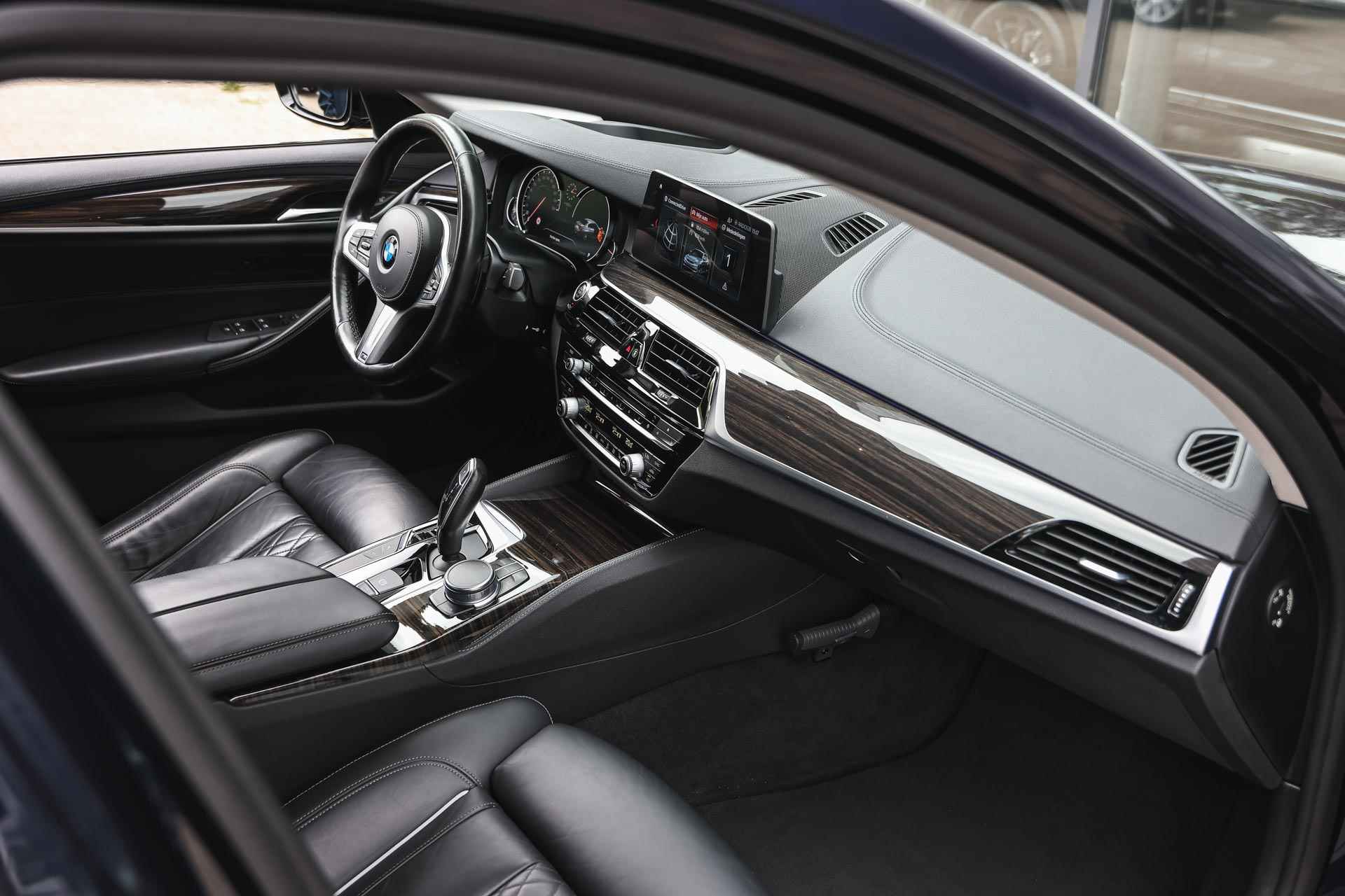 BMW 5 Serie 540i High Executive Luxury Line Automaat / Adaptieve LED / Parking Assistant Plus / Comfort Access / Gesture Control / Head-Up / Comfortstoelen / Navigatie Professional - 10/34
