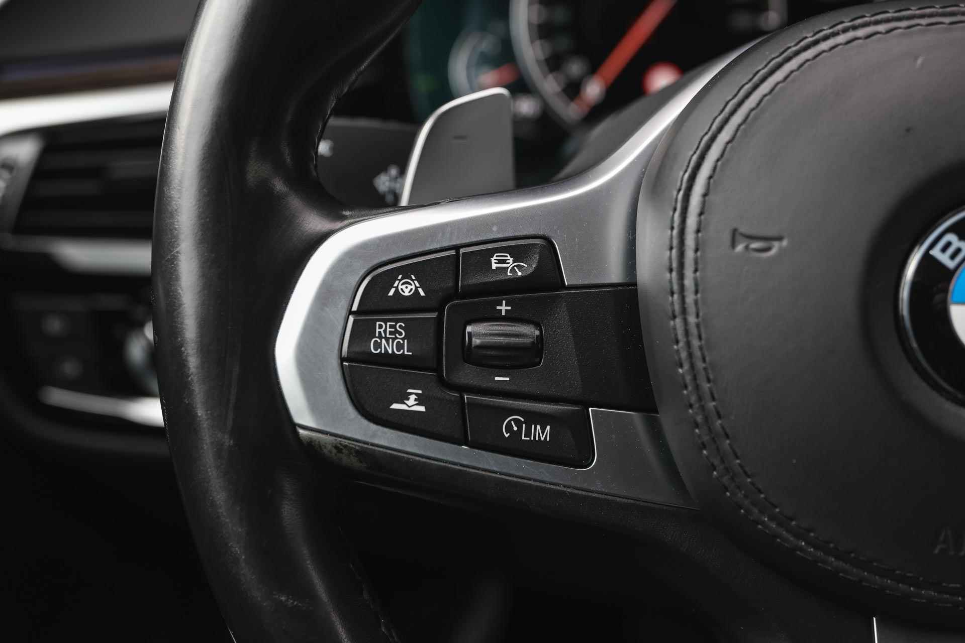 BMW 5 Serie 540i High Executive Luxury Line Automaat / Adaptieve LED / Parking Assistant Plus / Comfort Access / Gesture Control / Head-Up / Comfortstoelen / Navigatie Professional - 16/34