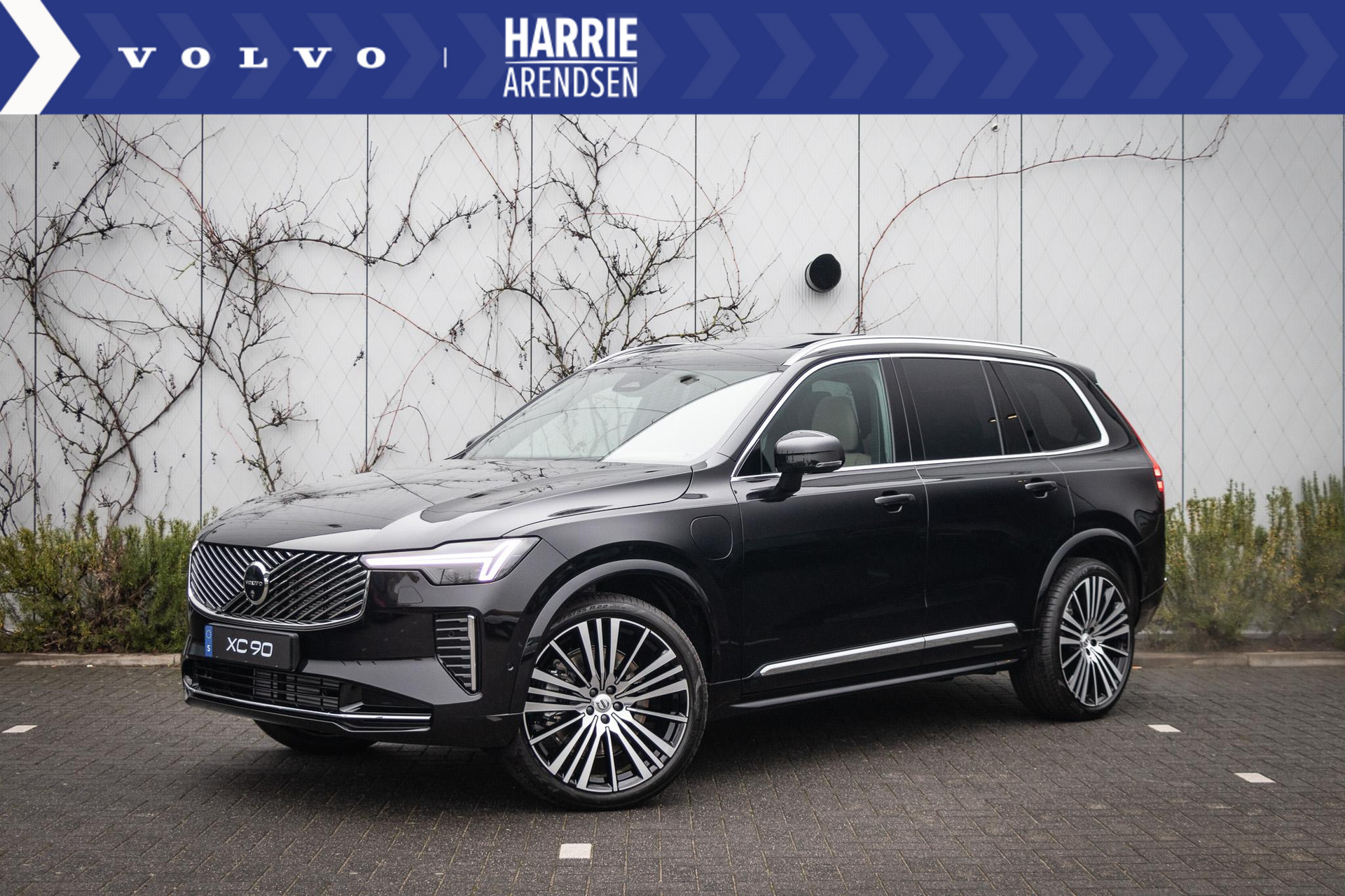 Volvo XC90 T8 Plug-in hybrid AWD Ultra Bright | Nieuw model | Luchtvering | Bowers & Wilkins high-end audiosysteem | Nappaleder met massage en ventilatiefunctie | 22 Inch lichtmetalen velgen