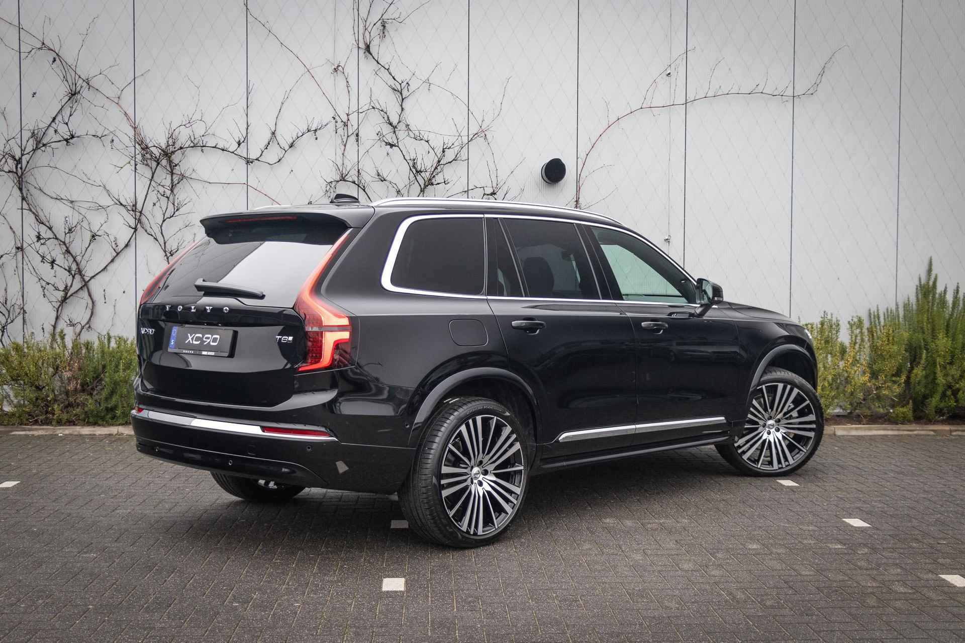 Volvo XC90 T8 Plug-in hybrid AWD Ultra Bright | Nieuw model | Luchtvering | Bowers & Wilkins high-end audiosysteem | Nappaleder met massage en ventilatiefunctie | 22 Inch lichtmetalen velgen - 4/33