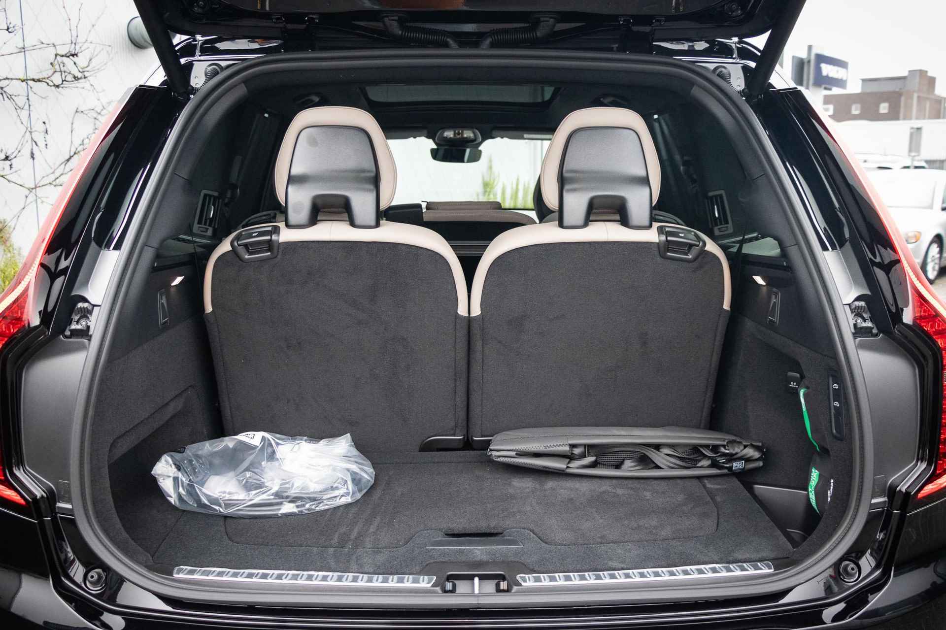 Volvo XC90 T8 Plug-in hybrid AWD Ultra Bright | Nieuw model | Luchtvering | Bowers & Wilkins high-end audiosysteem | Nappaleder met massage en ventilatiefunctie | 22 Inch lichtmetalen velgen - 10/33