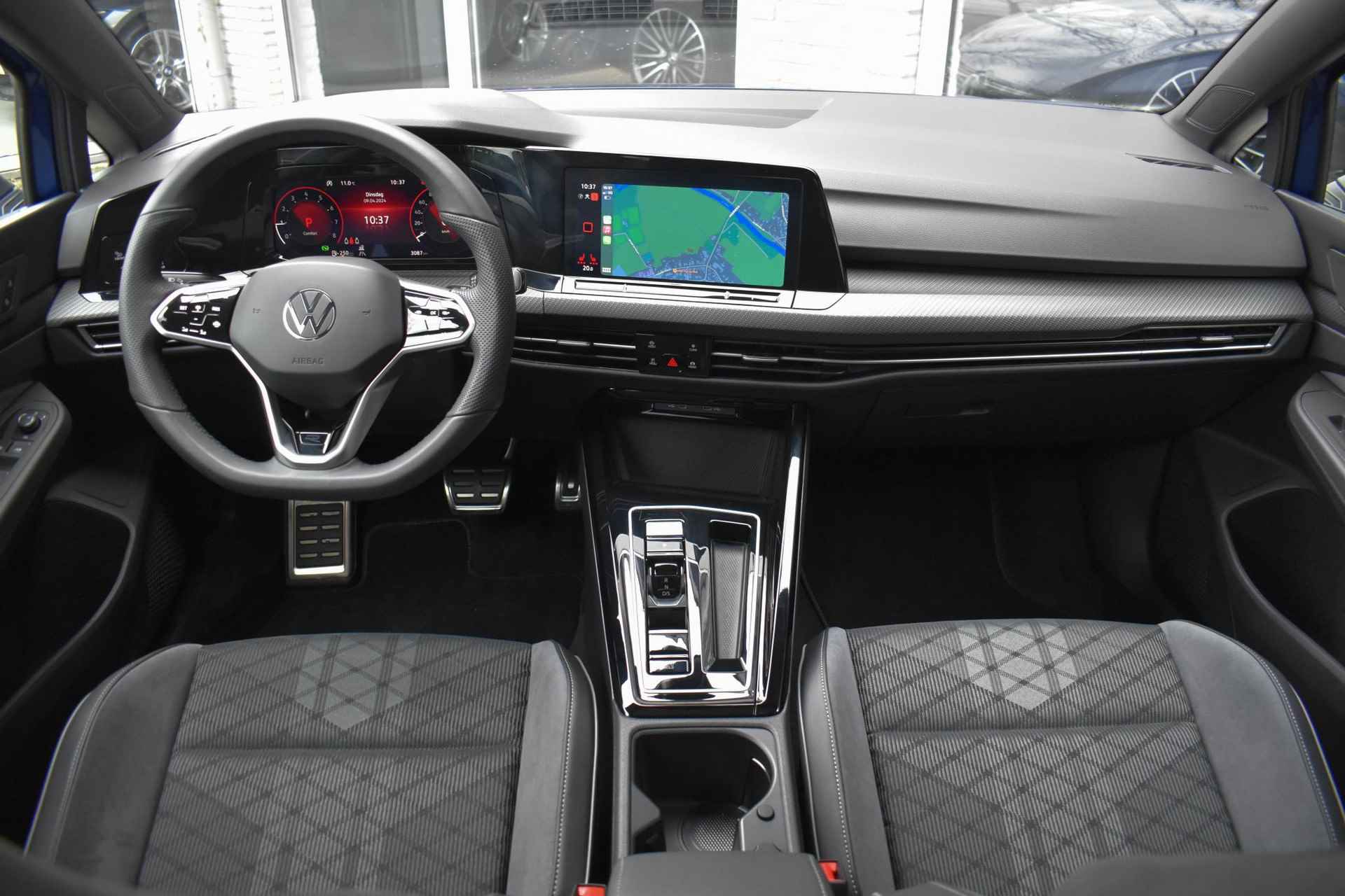 Volkswagen Golf 1.5 eTSI R-Line Aut Pano IQ LED Camera ACC Stuurve - 2/45