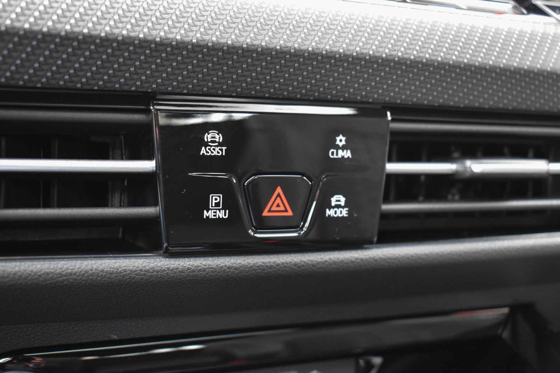 Volkswagen Golf 1.5 eTSI R-Line Aut Pano IQ LED Camera ACC Stuurve - 43/45