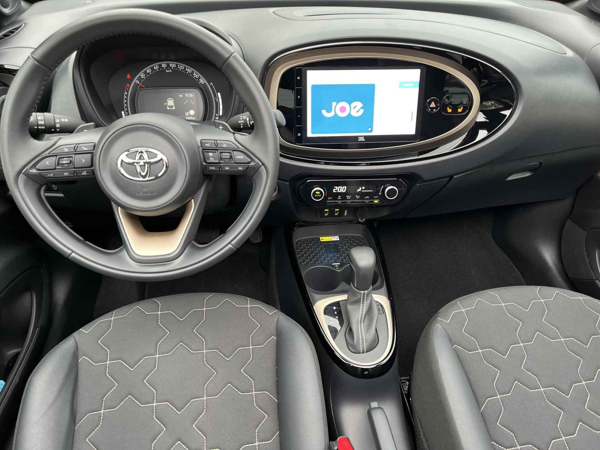 Toyota Aygo X 1.0 VVT-i S-CVT Premium | Cabriodak | Automaat | JBL geluidssysteem | Keyless entry - 11/26