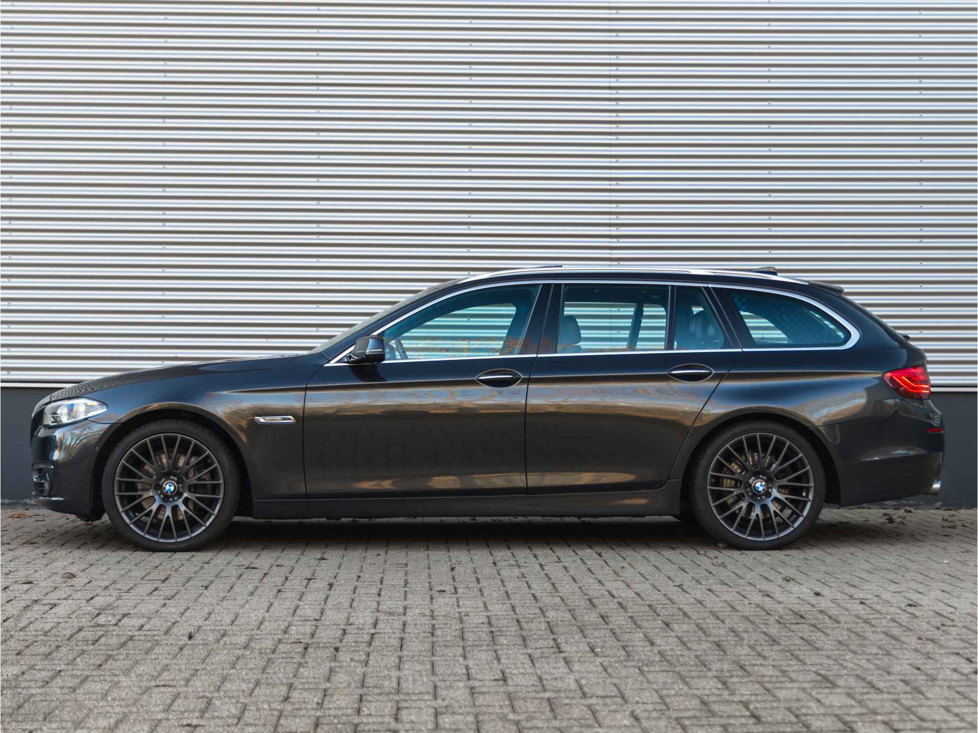 BMW 5 Serie Touring 535i Luxury Line - Adaptive Drive - Leder Dashboard - Head-Up - Trekhaak - 7/40